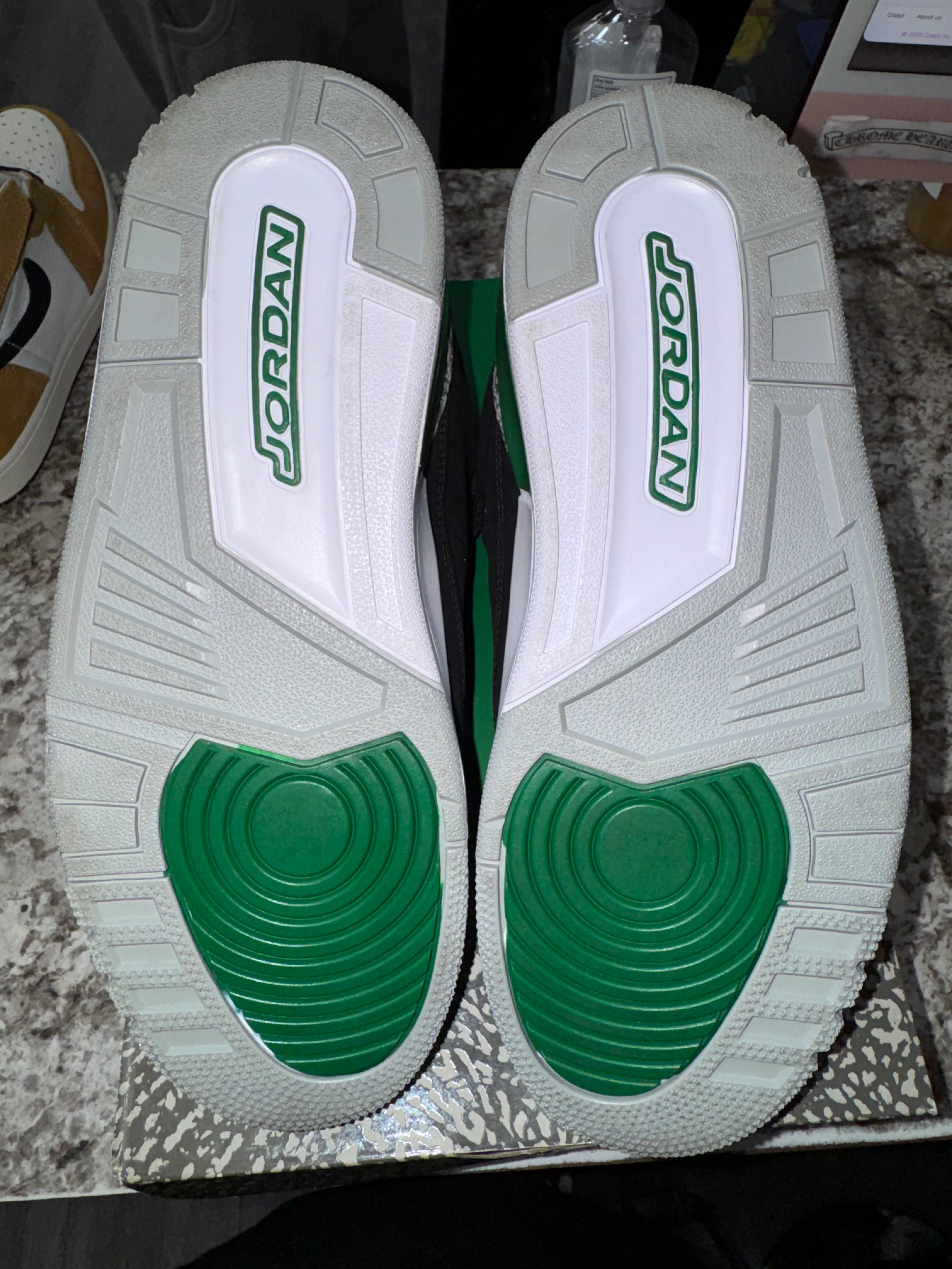 Jordan 3 Retro Pine Green (DAMAGED BOX) - Image 5