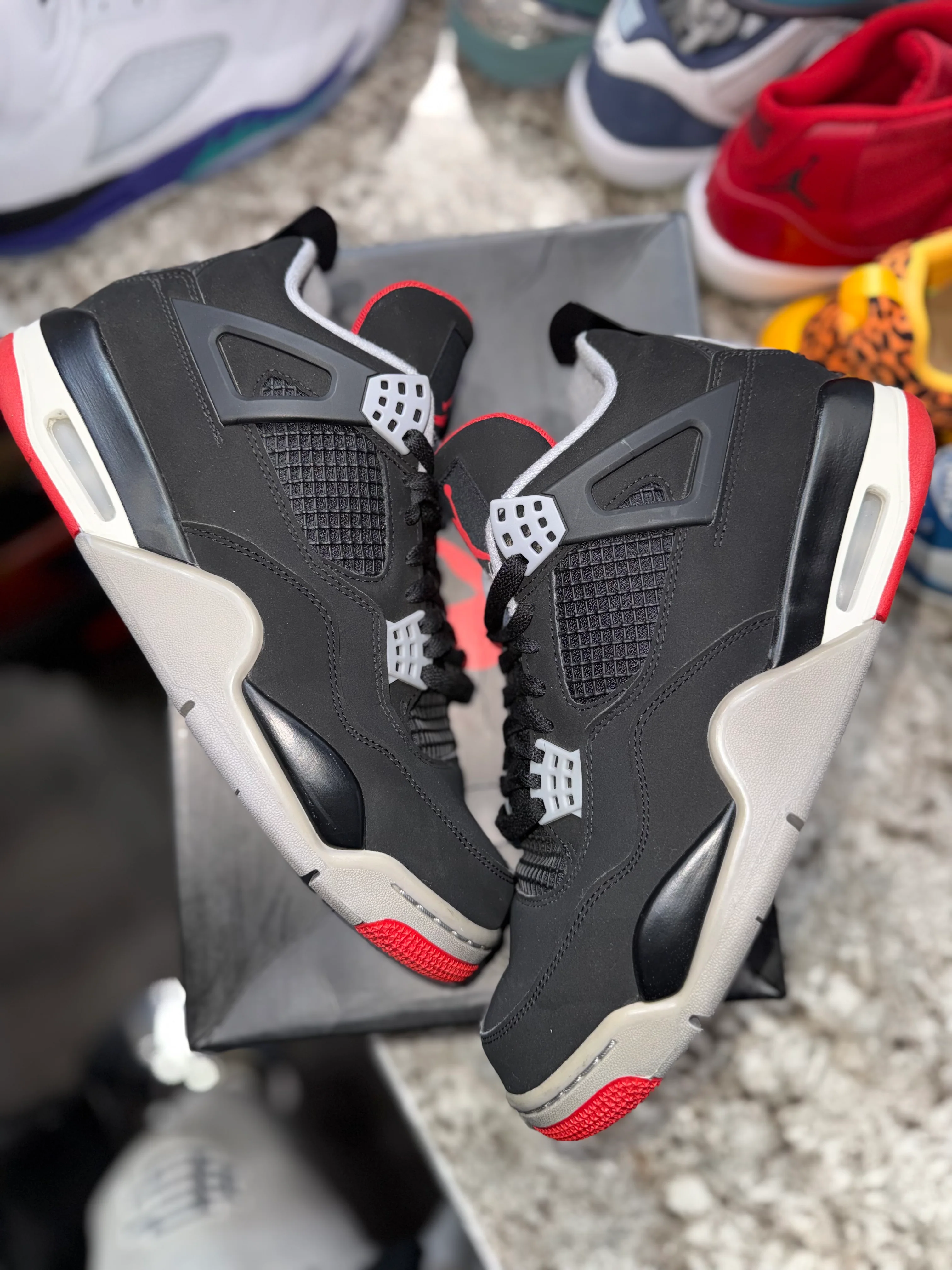 Jordan 4 Retro Bred (2019) - Image 3