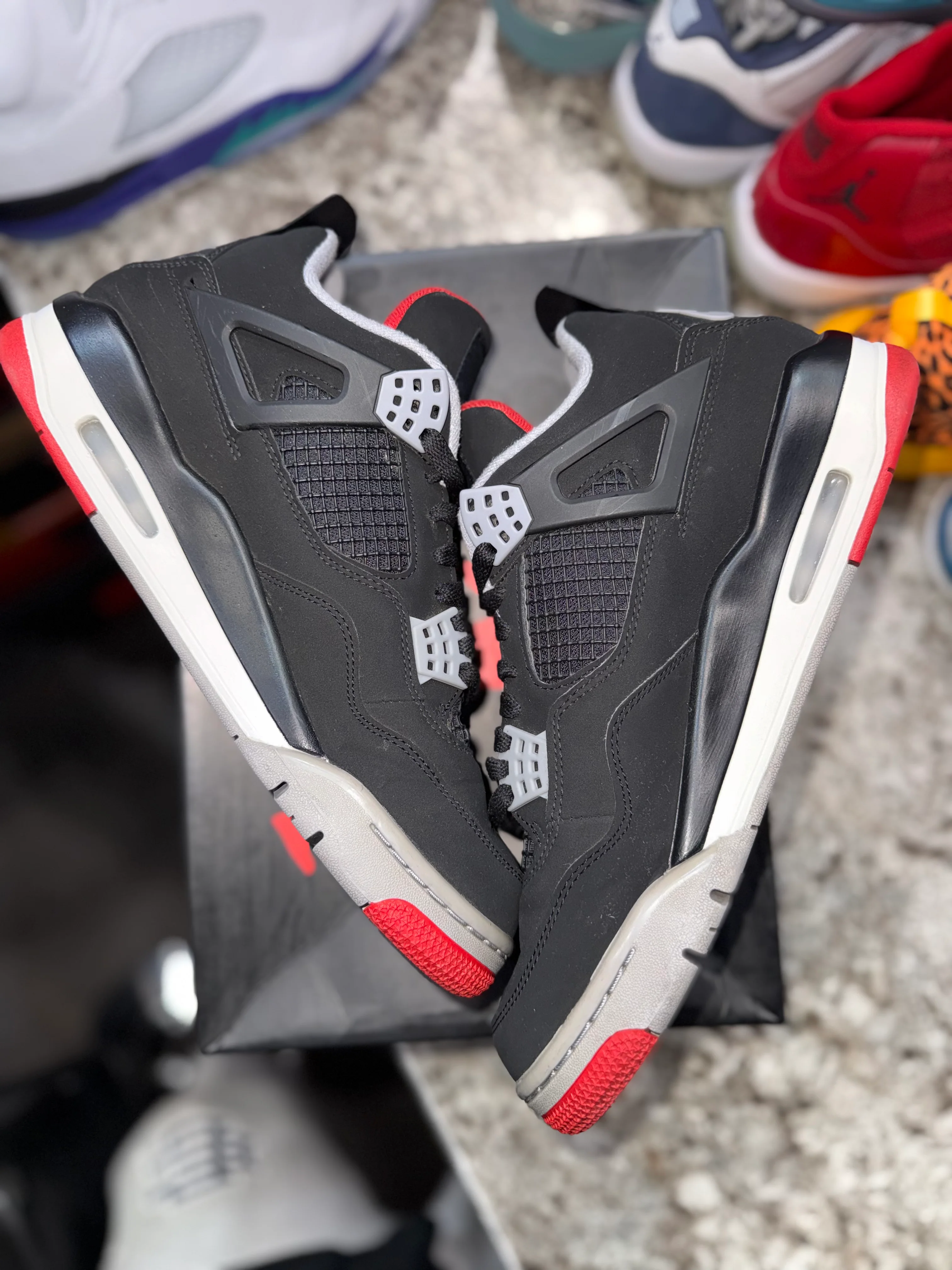 Jordan 4 Retro Bred (2019) - Image 4