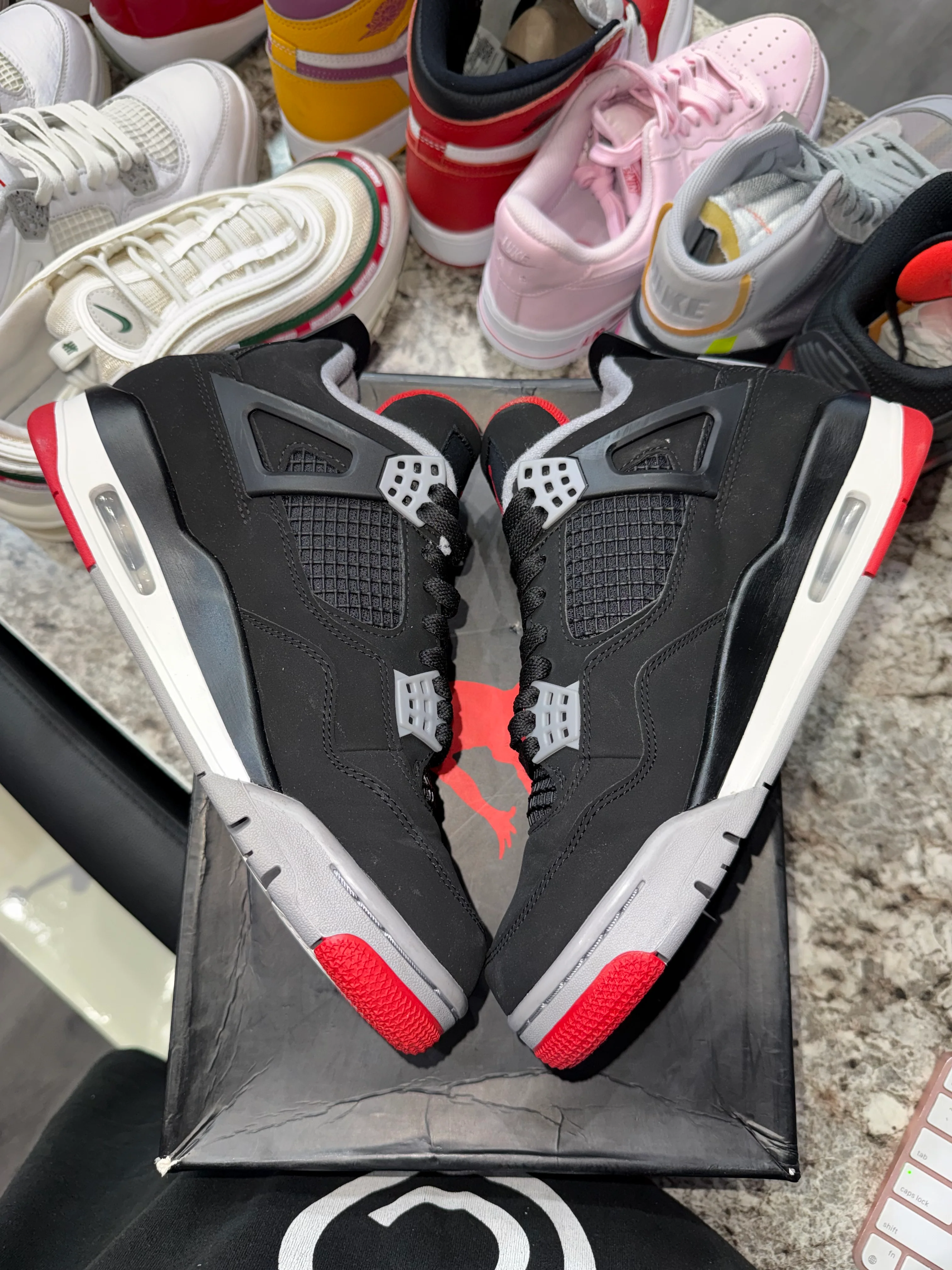 Jordan 4 Retro Bred (2019) - Image 4