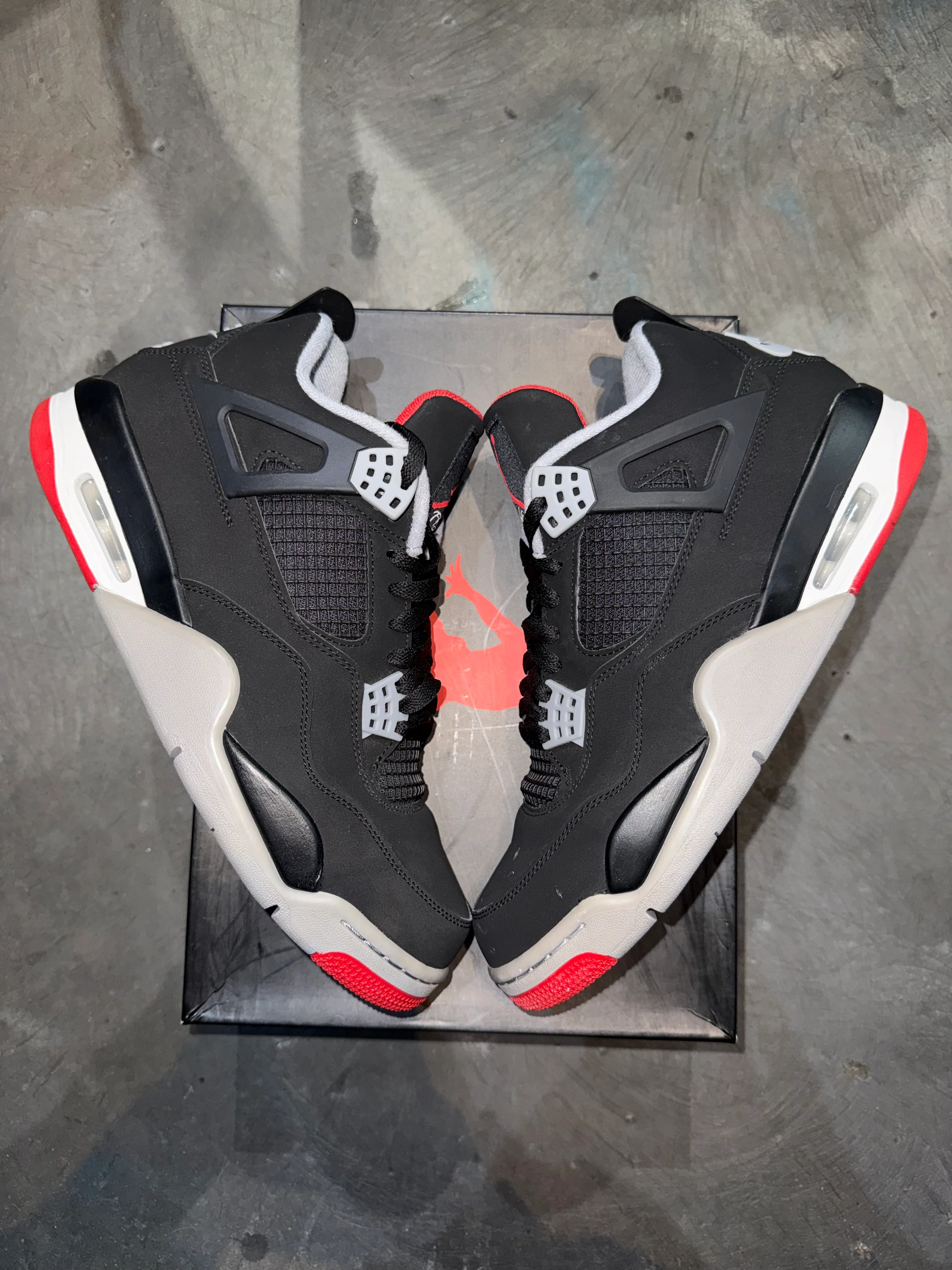 Jordan 4 Retro Bred (2019) - Image 2