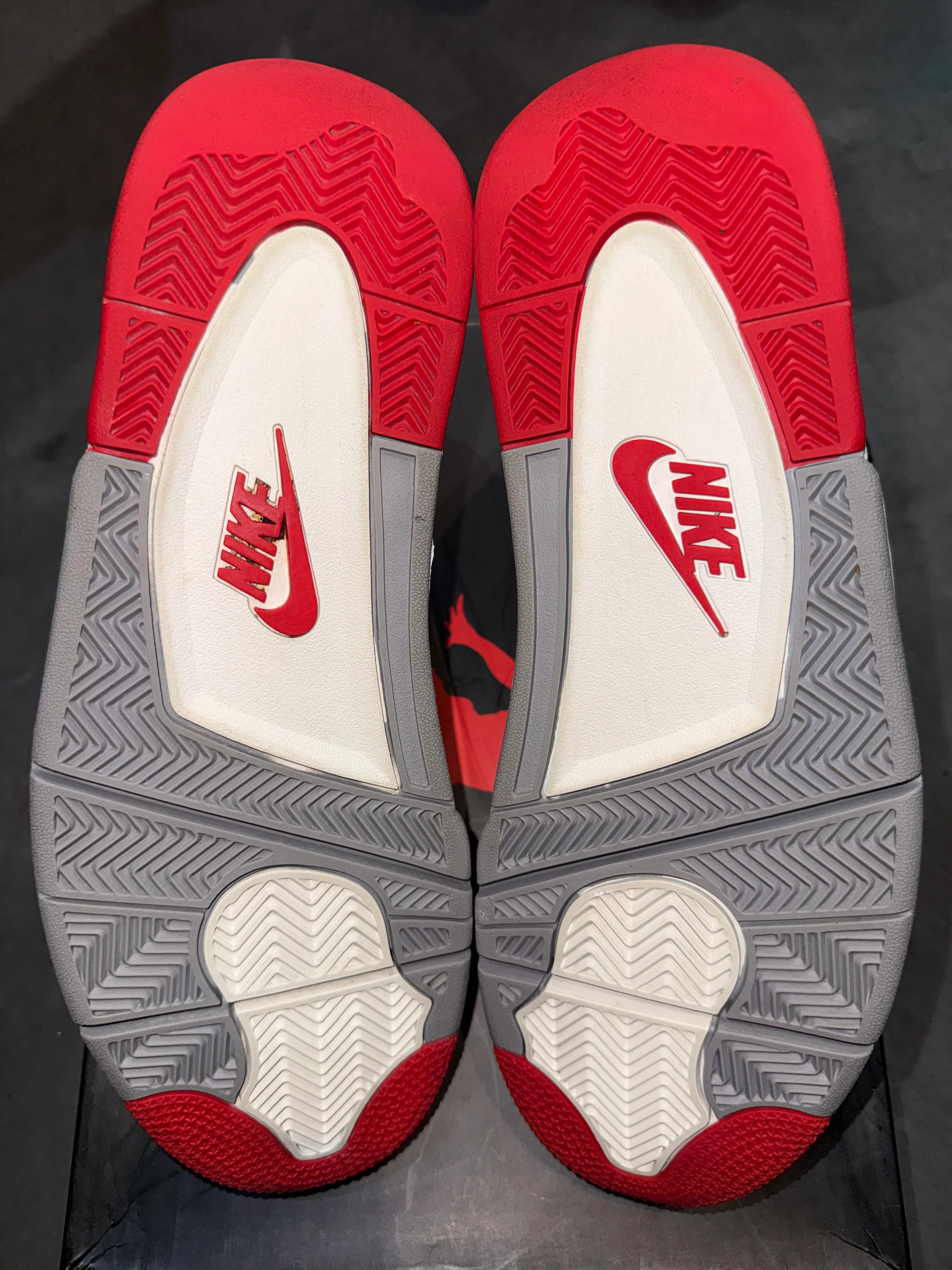 Jordan 4 Retro Bred (2019) - Image 4