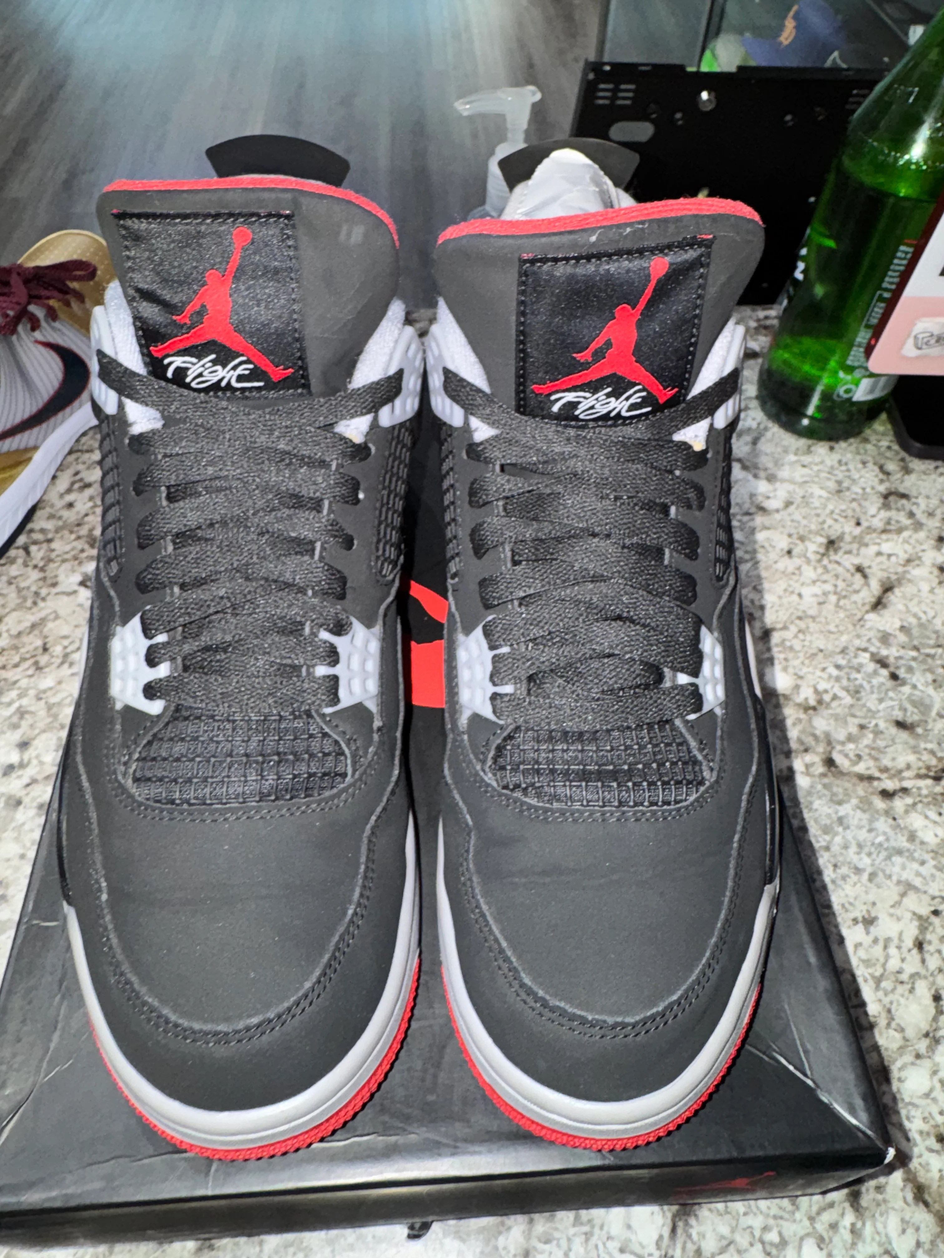 Jordan 4 Retro Bred (2019) - Image 2