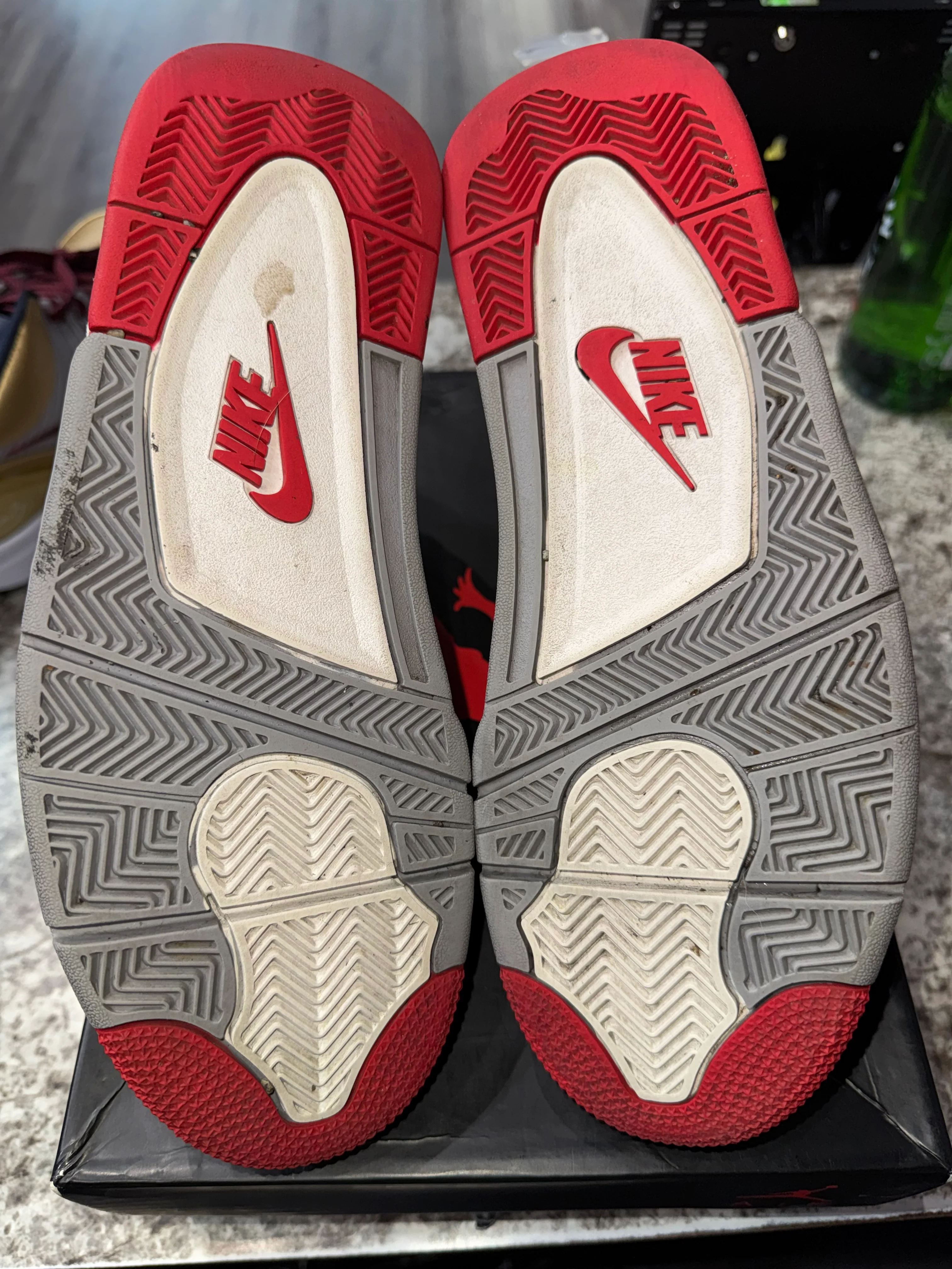 Jordan 4 Retro Bred (2019) - Image 4