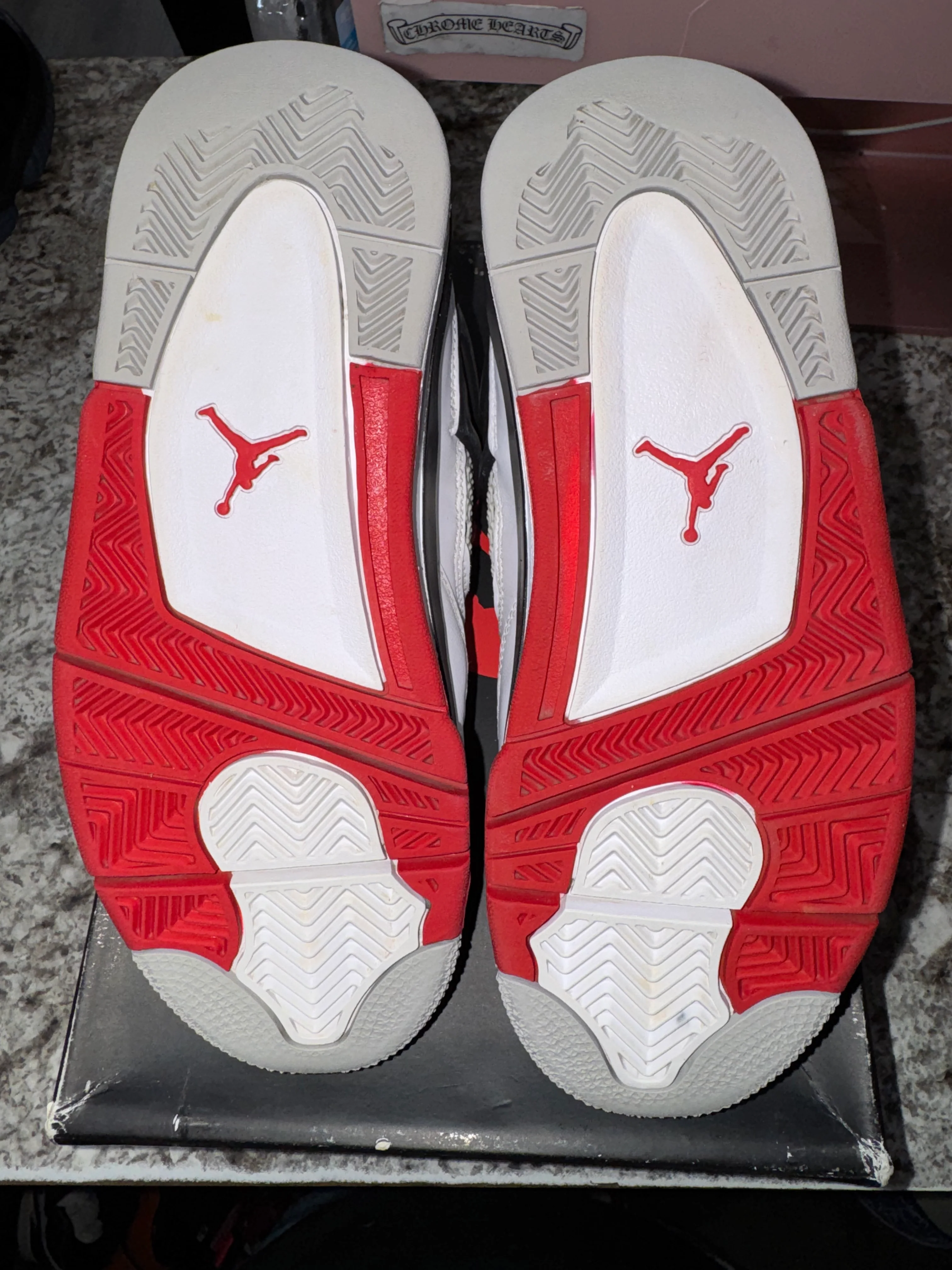 Jordan 4 Retro Fire Red (2020) (GS) (DAMAGED BOX) - Image 5