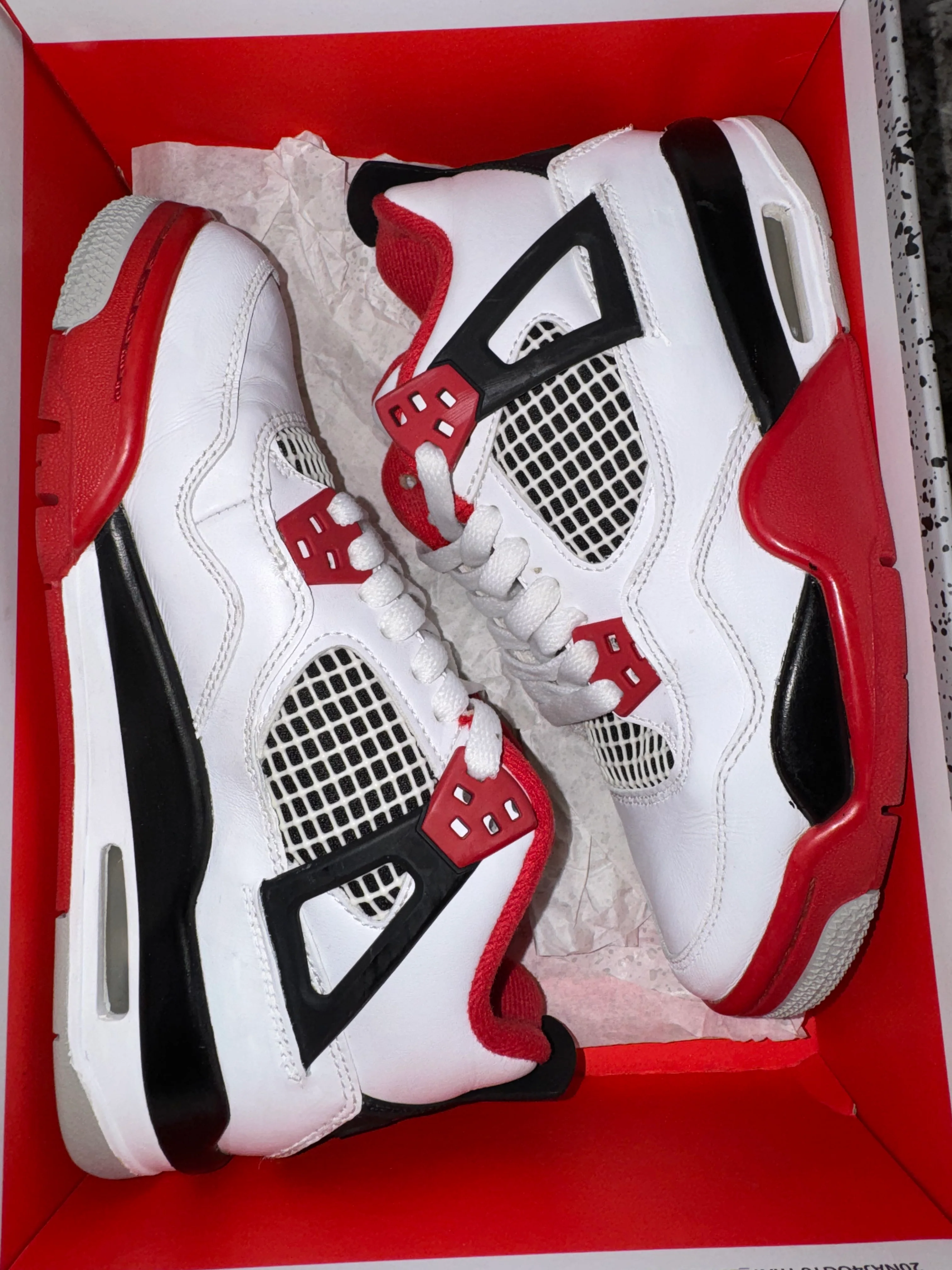 Jordan 4 Retro Fire Red (2020) (GS) (DAMAGED BOX) - Image 6