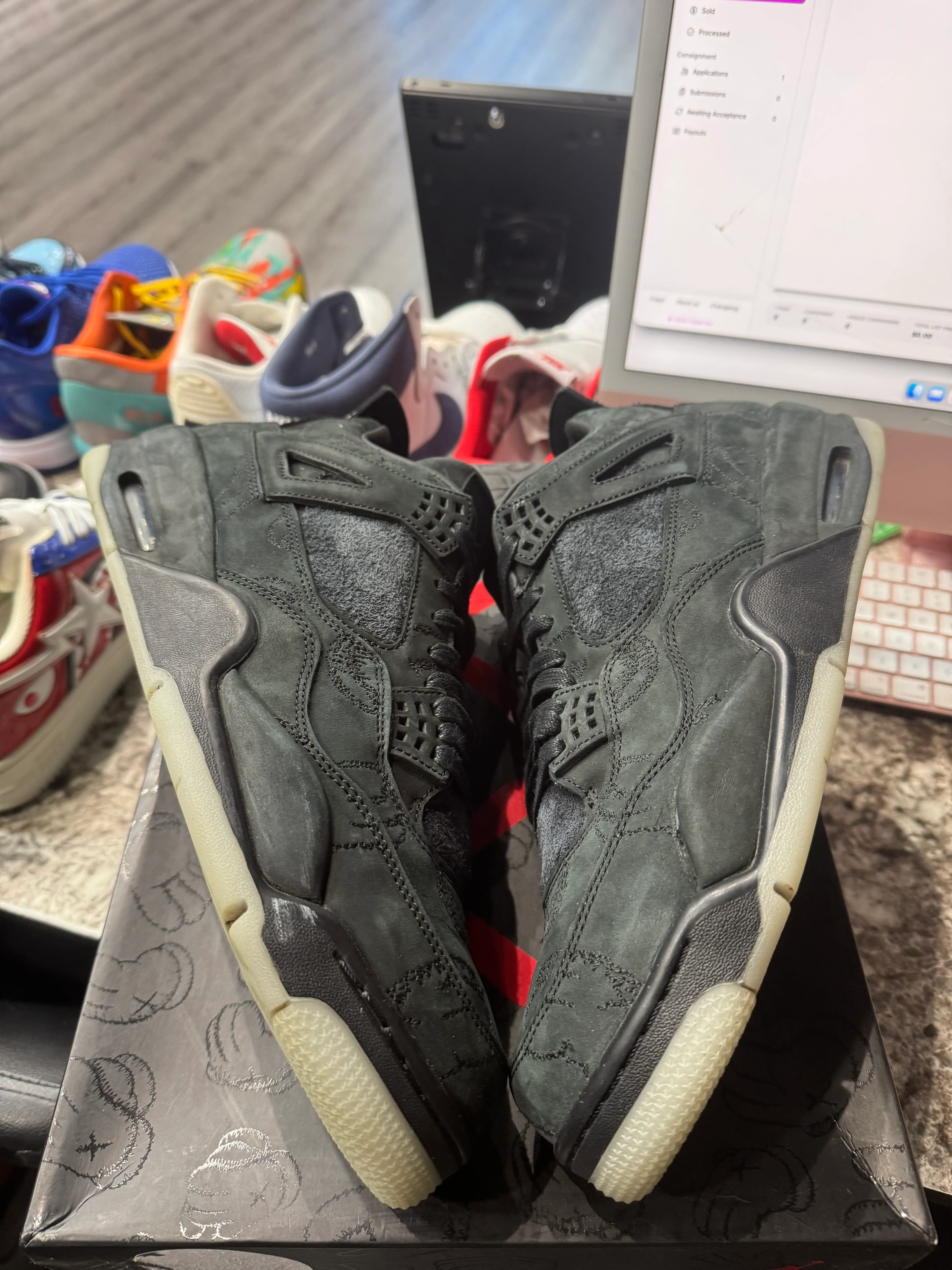 Jordan 4 Retro Kaws Black - Image 3