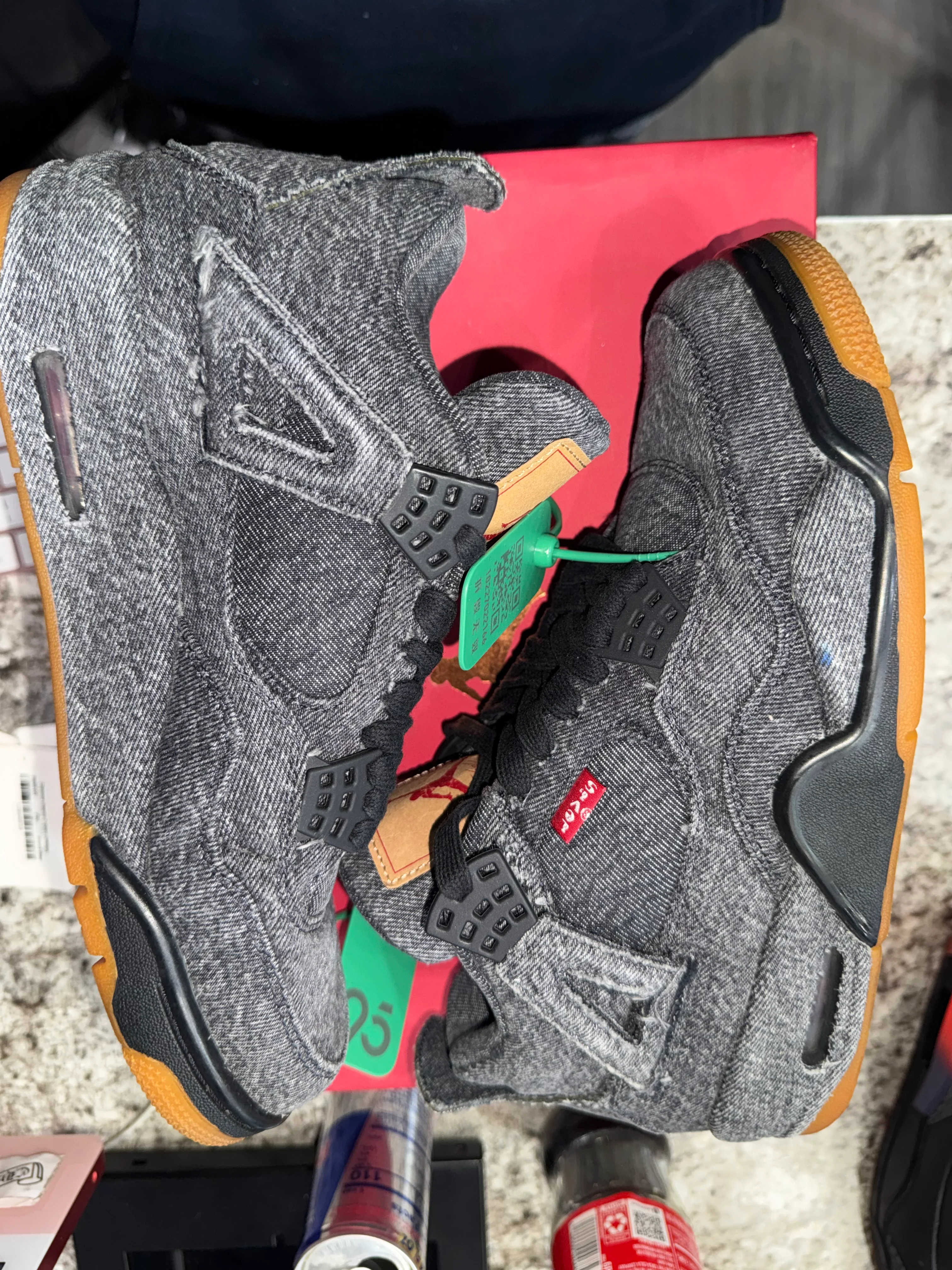 Jordan 4 Retro Levi's Black (Levi's Tag) - Image 3