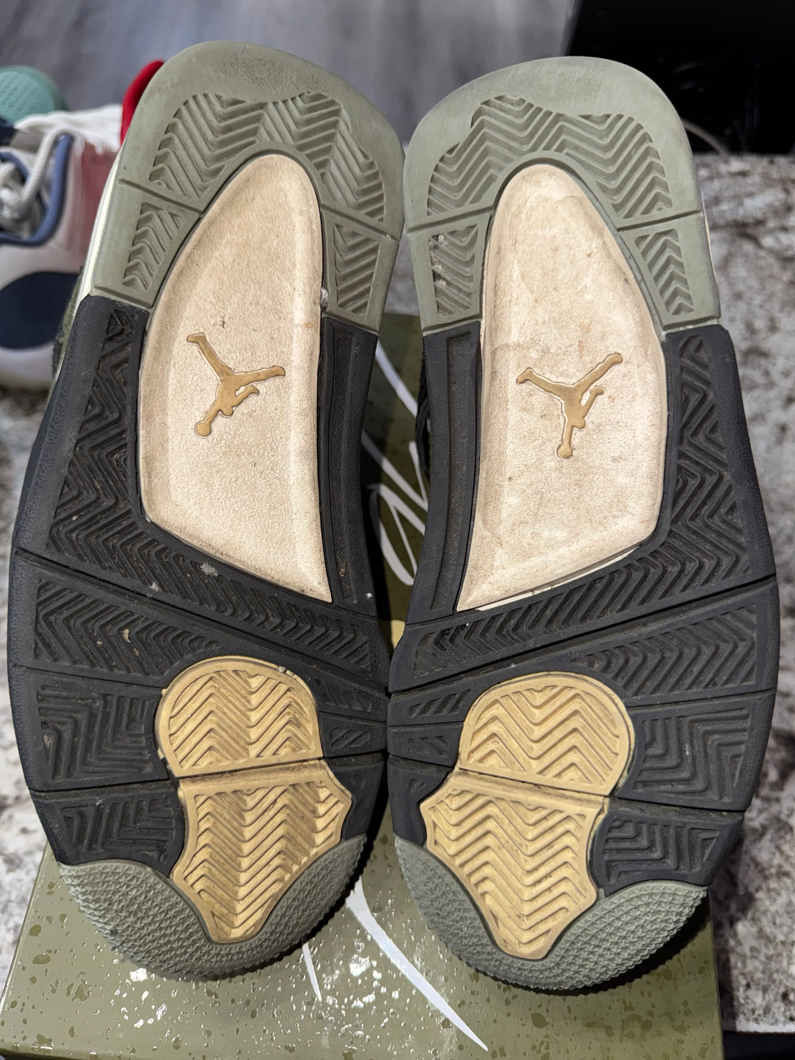 Jordan 4 Retro SE Craft Medium Olive (GS) - Image 4