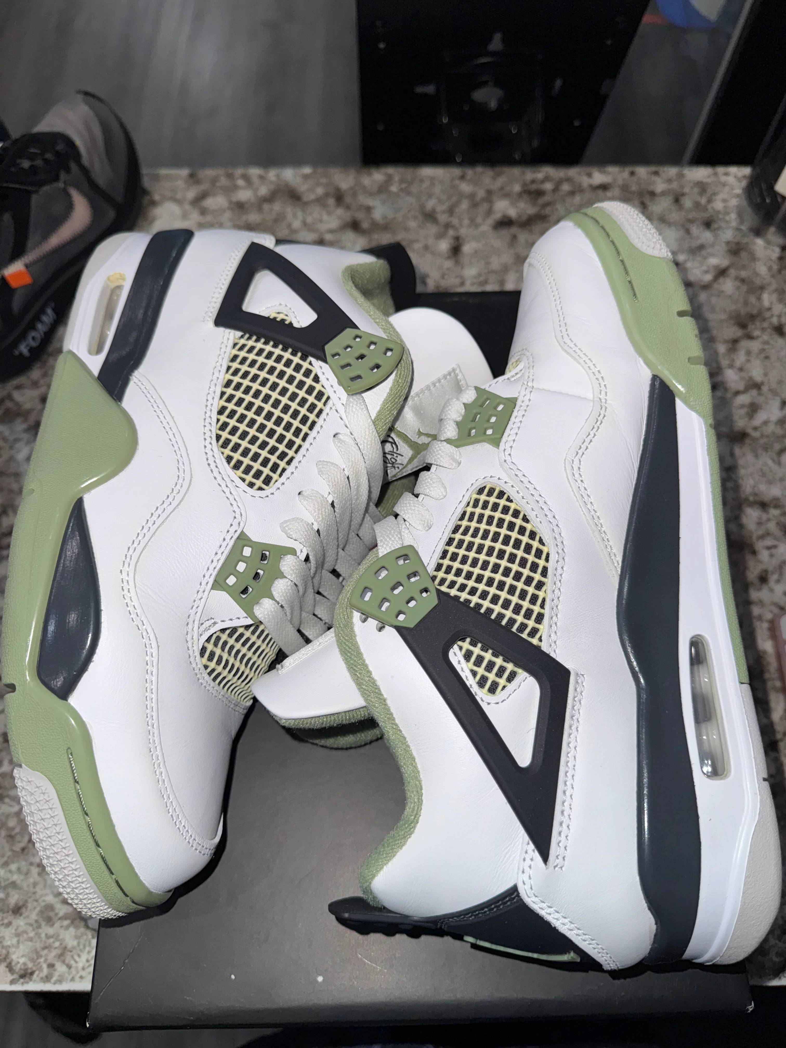 Jordan 4 Retro Seafoam (Women's) - Image 2