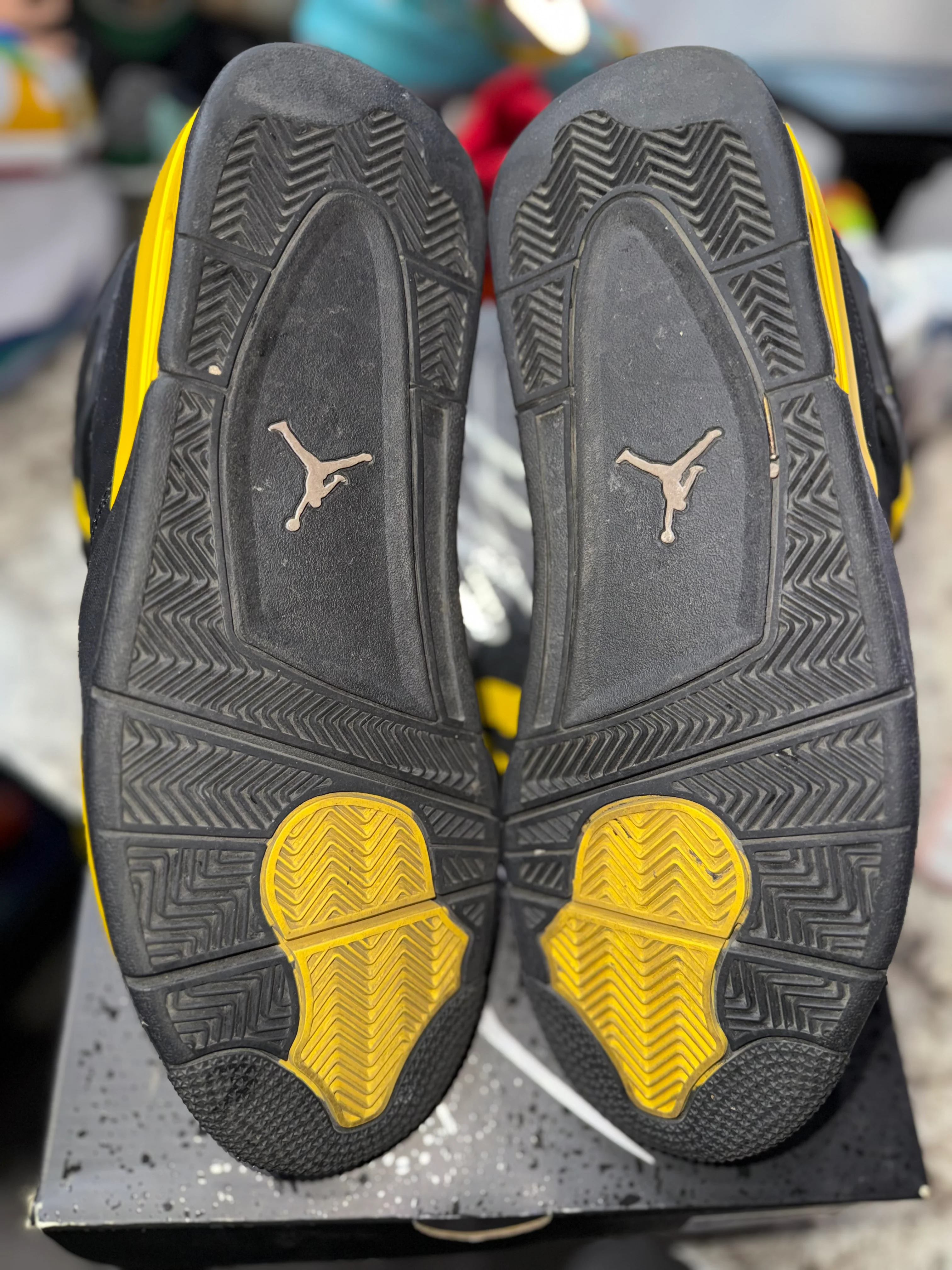 Jordan 4 Retro Thunder (2023) - Image 5