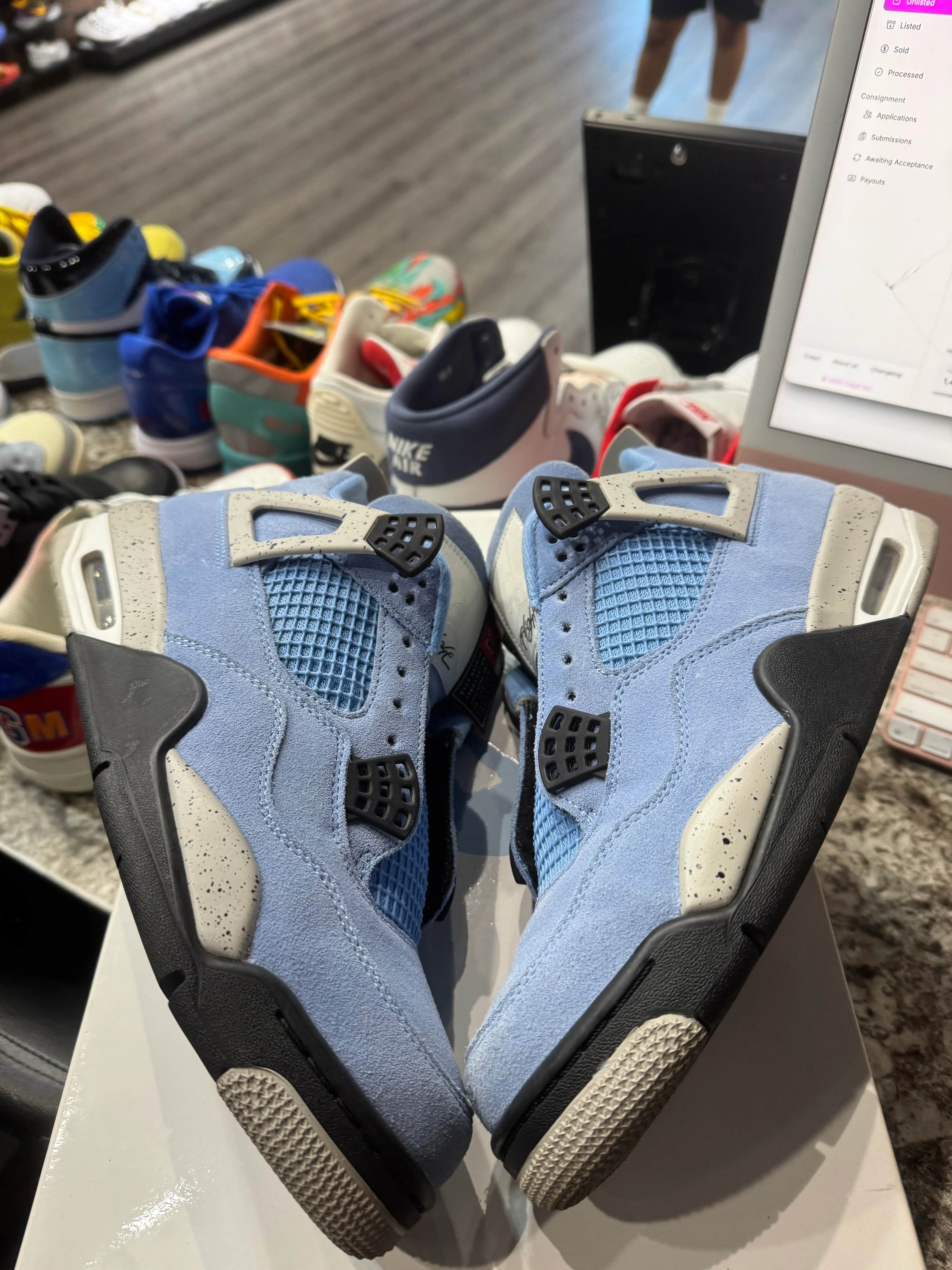 Jordan 4 Retro University Blue - Image 2