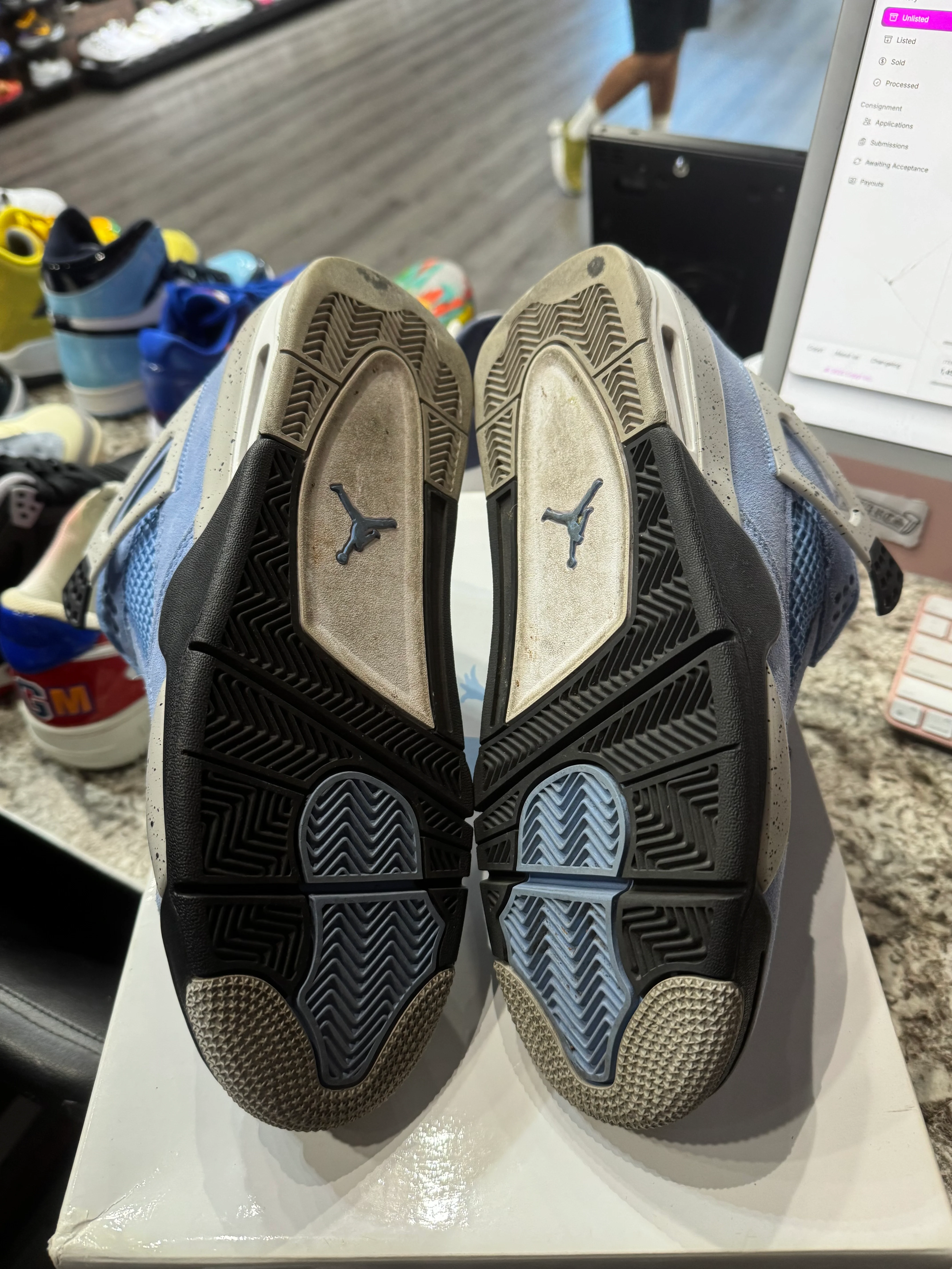 Jordan 4 Retro University Blue - Image 3