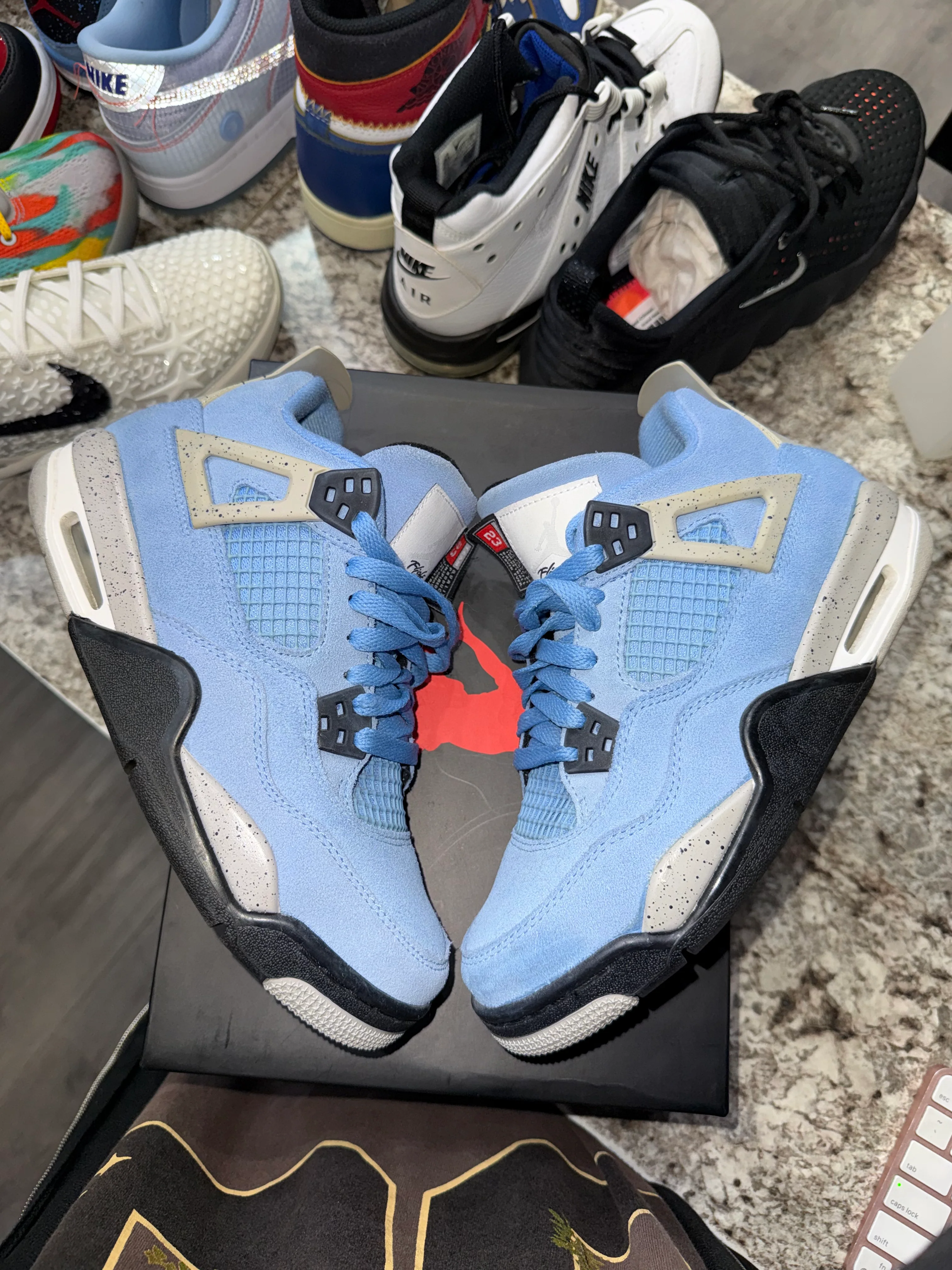Jordan 4 Retro University Blue (GS) - Image 3