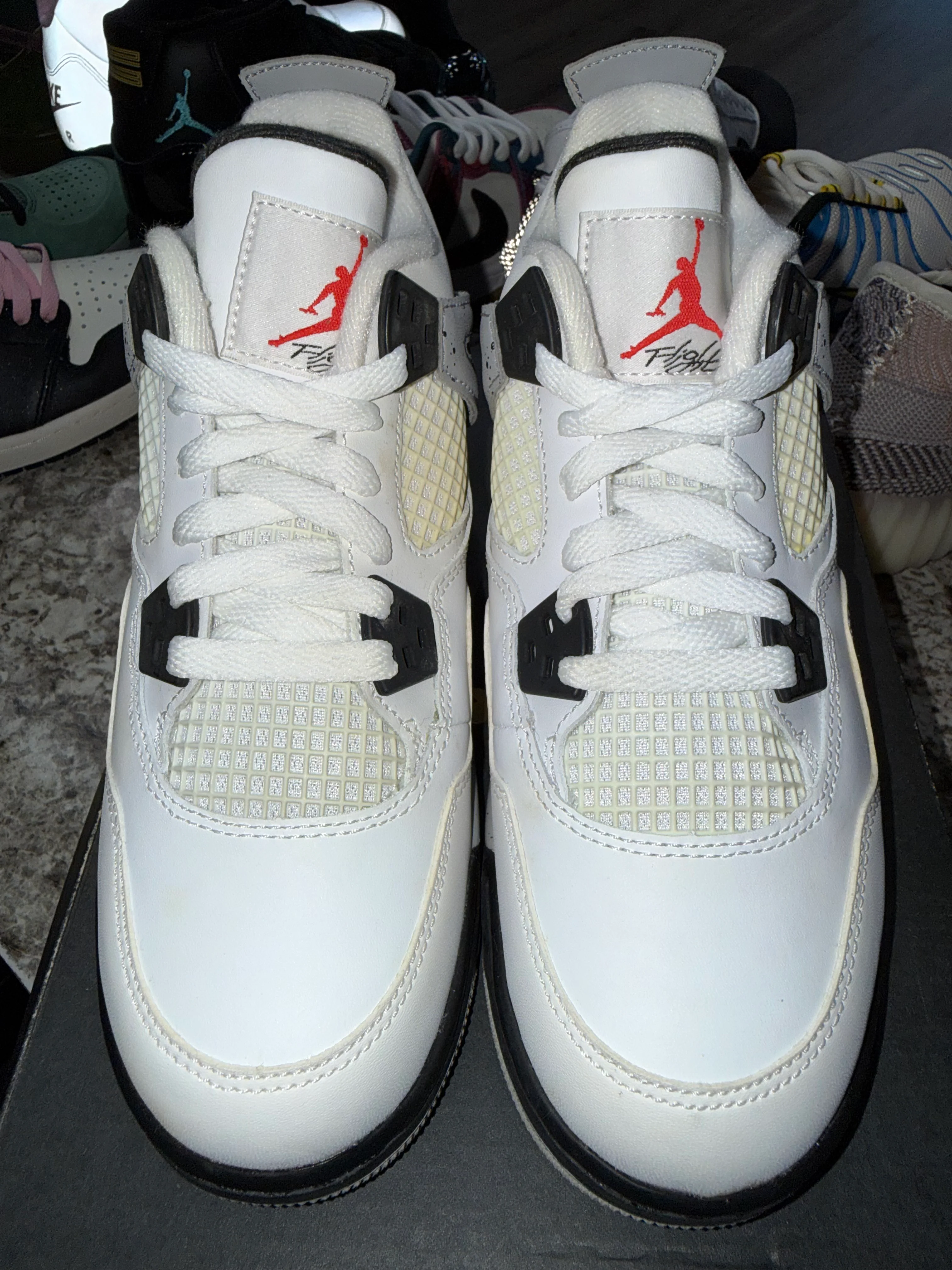 Jordan 4 Retro White Cement (2016) (GS) (DAMAGED BOX) - Image 2