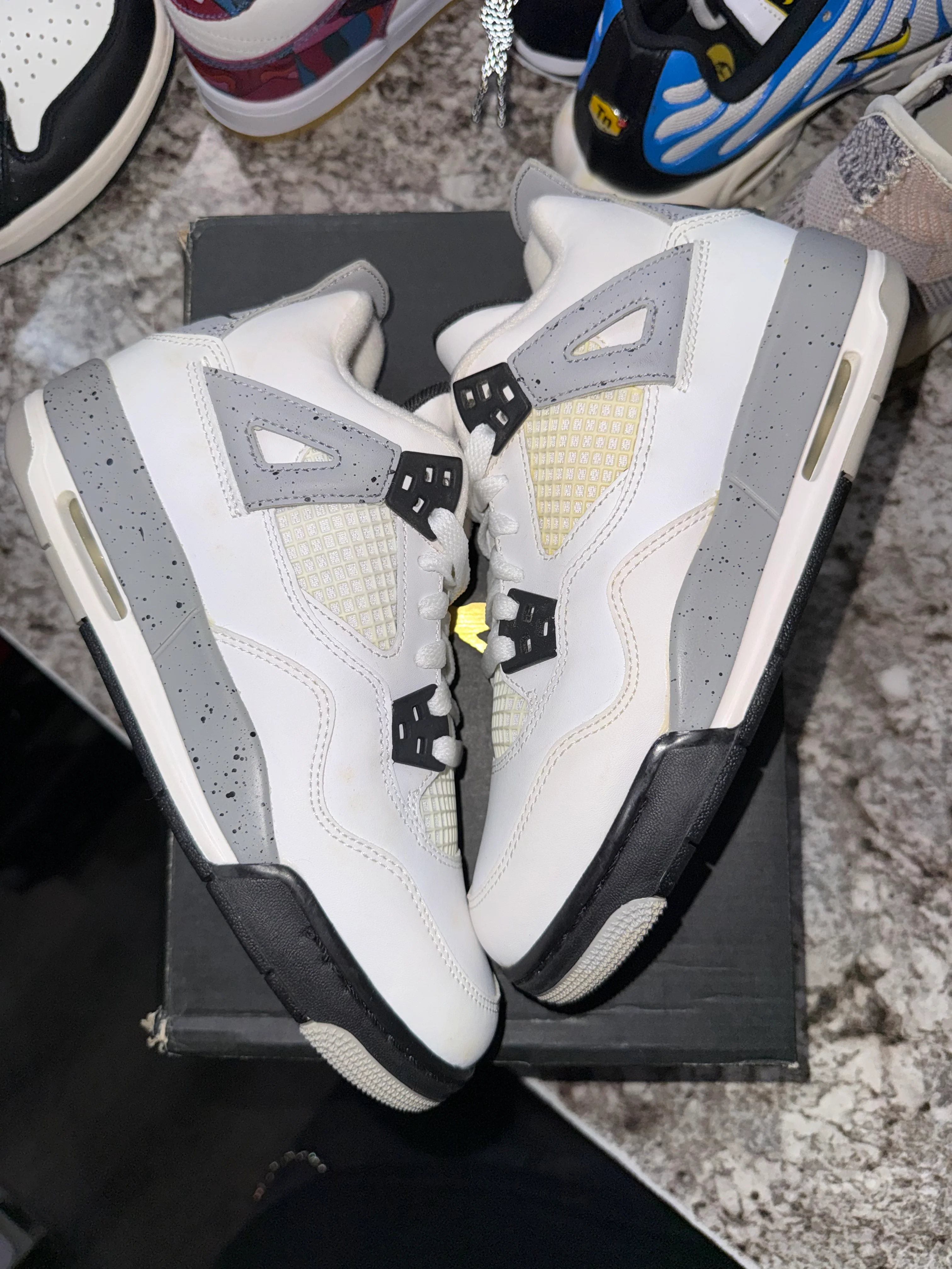 Jordan 4 Retro White Cement (2016) (GS) (DAMAGED BOX) - Image 3