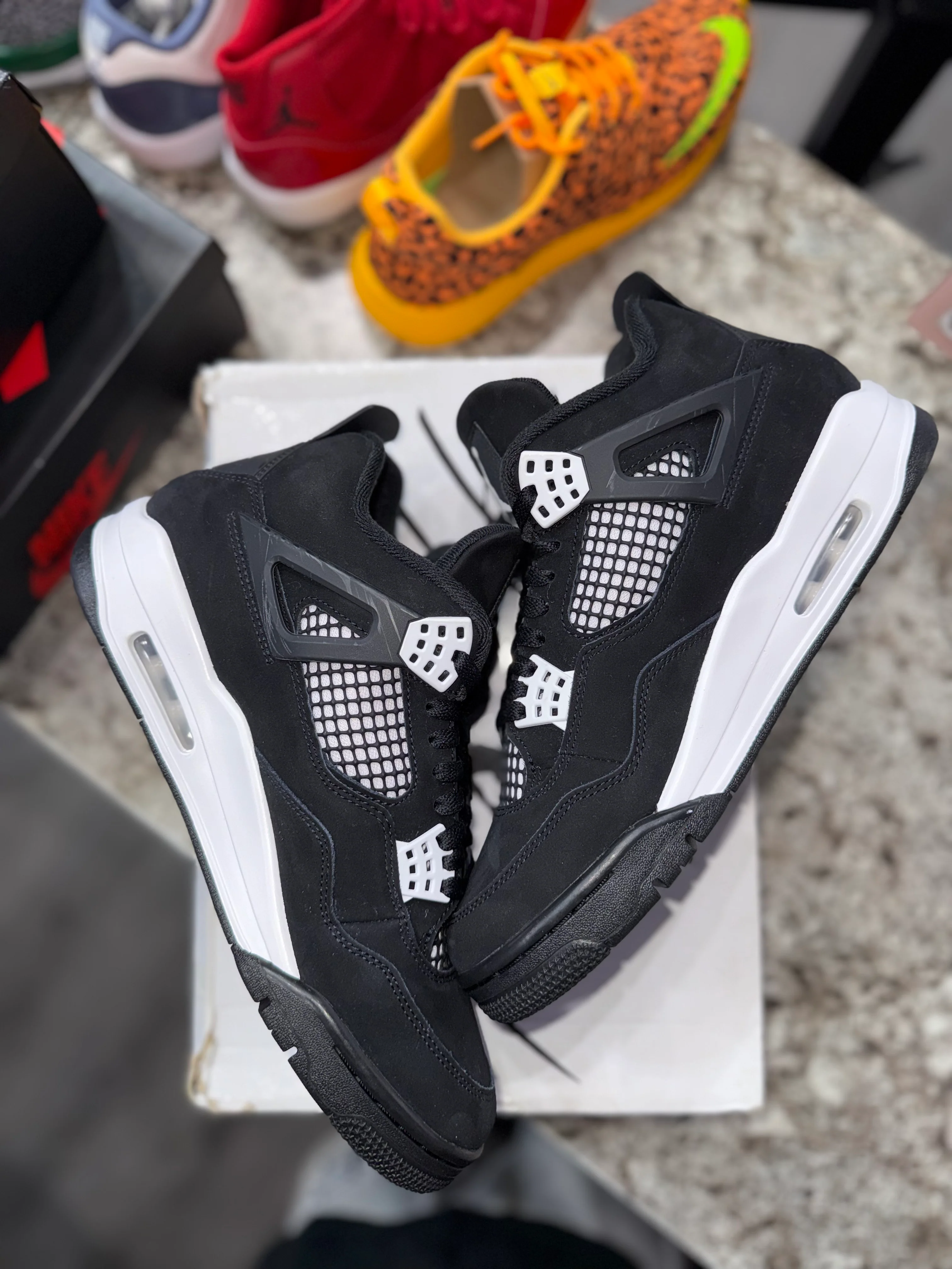 Jordan 4 Retro White Thunder - Image 4