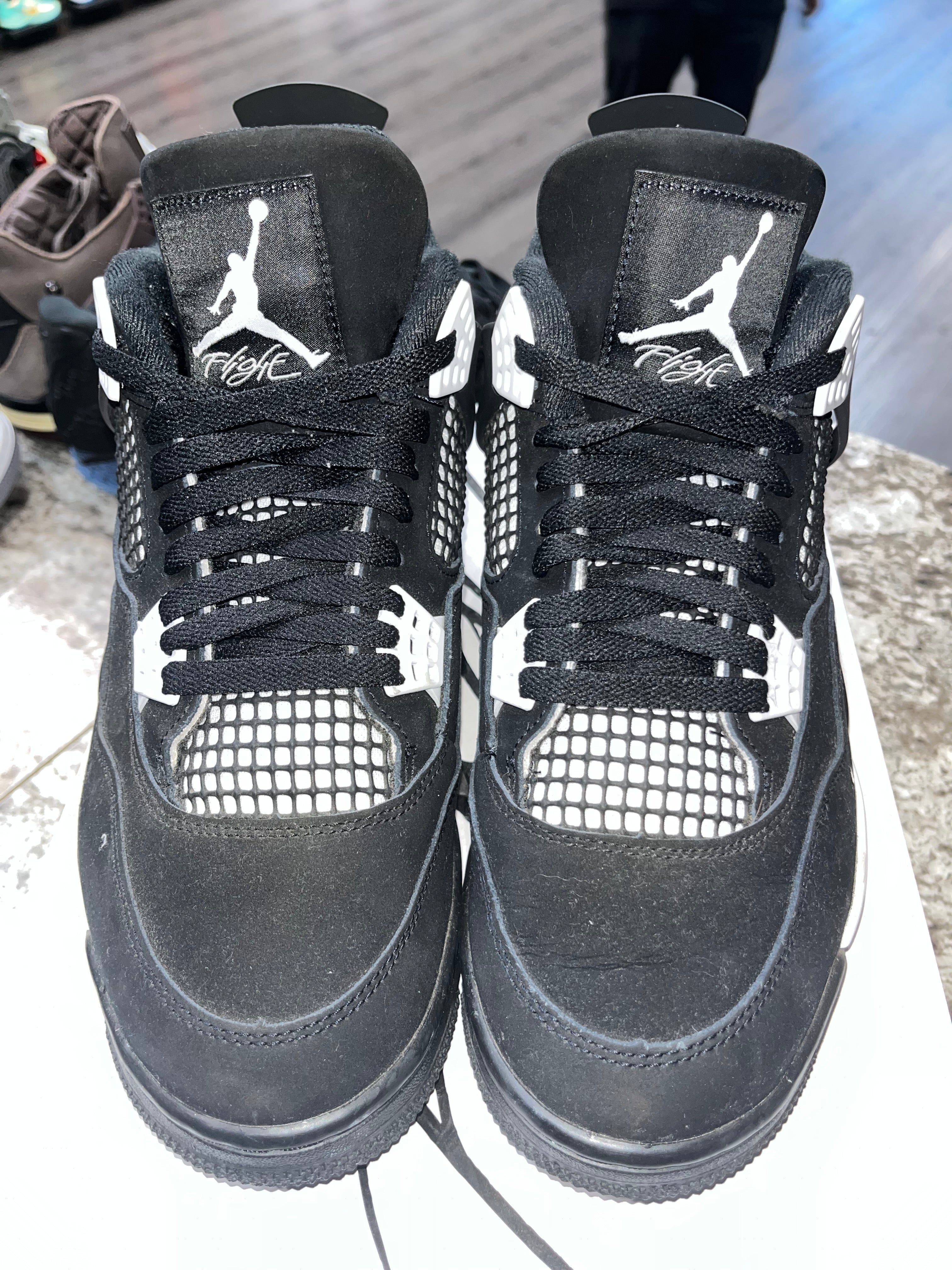 Jordan 4 Retro White Thunder