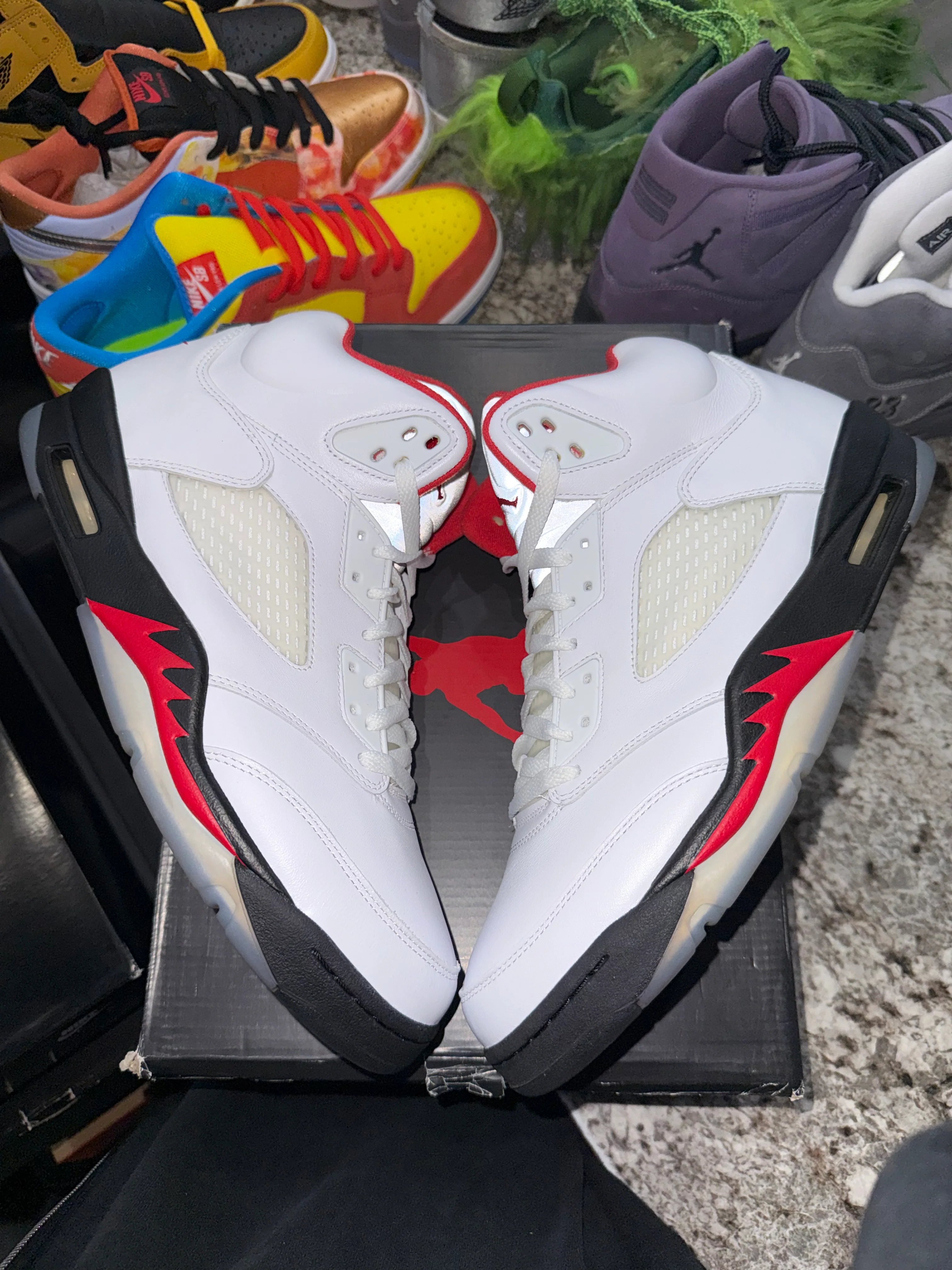 Jordan 5 Retro Fire Red Silver Tongue (2020) - Image 2