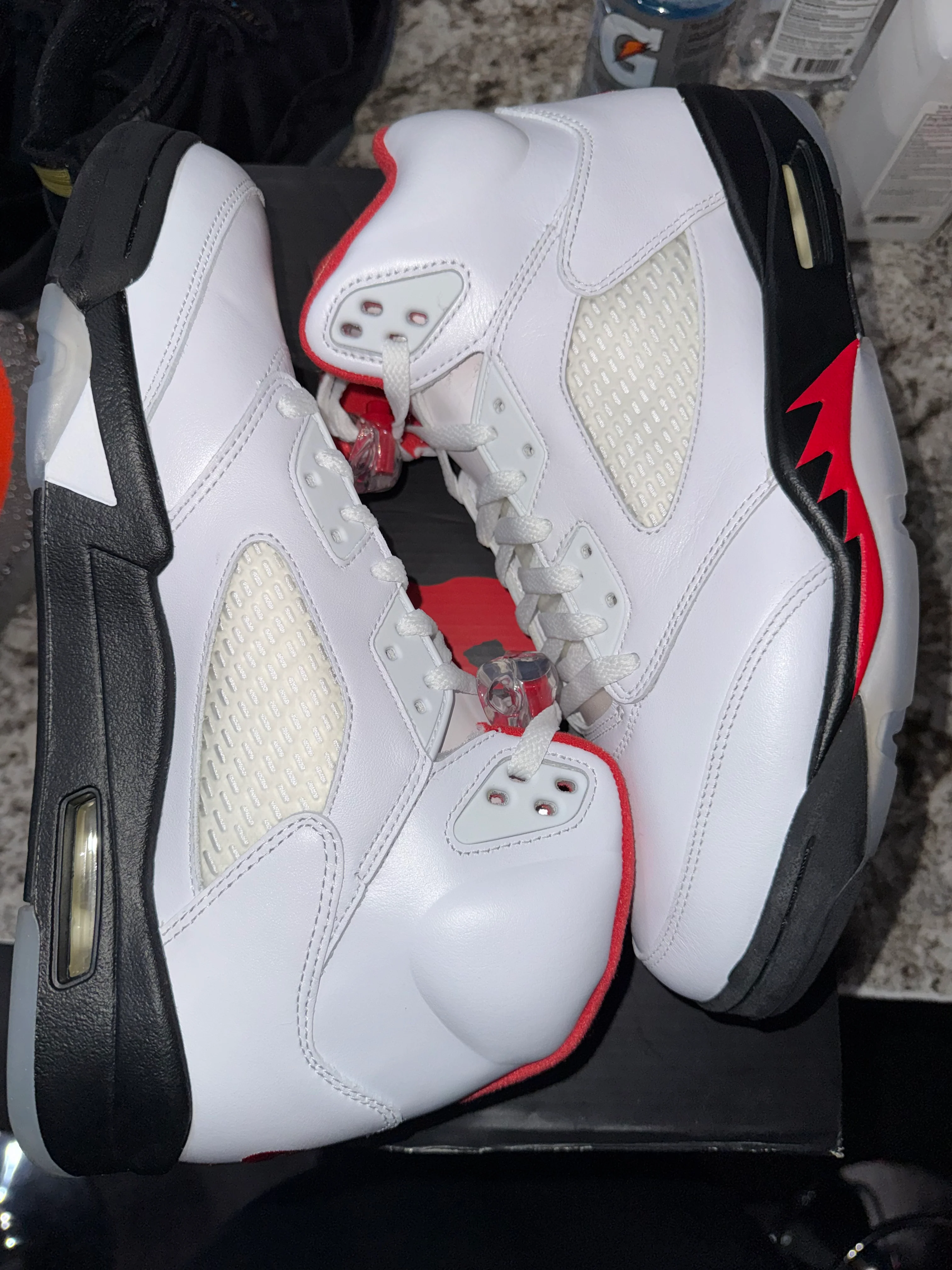 Jordan 5 Retro Fire Red Silver Tongue (2020) (DAMAGED BOX) - Image 4