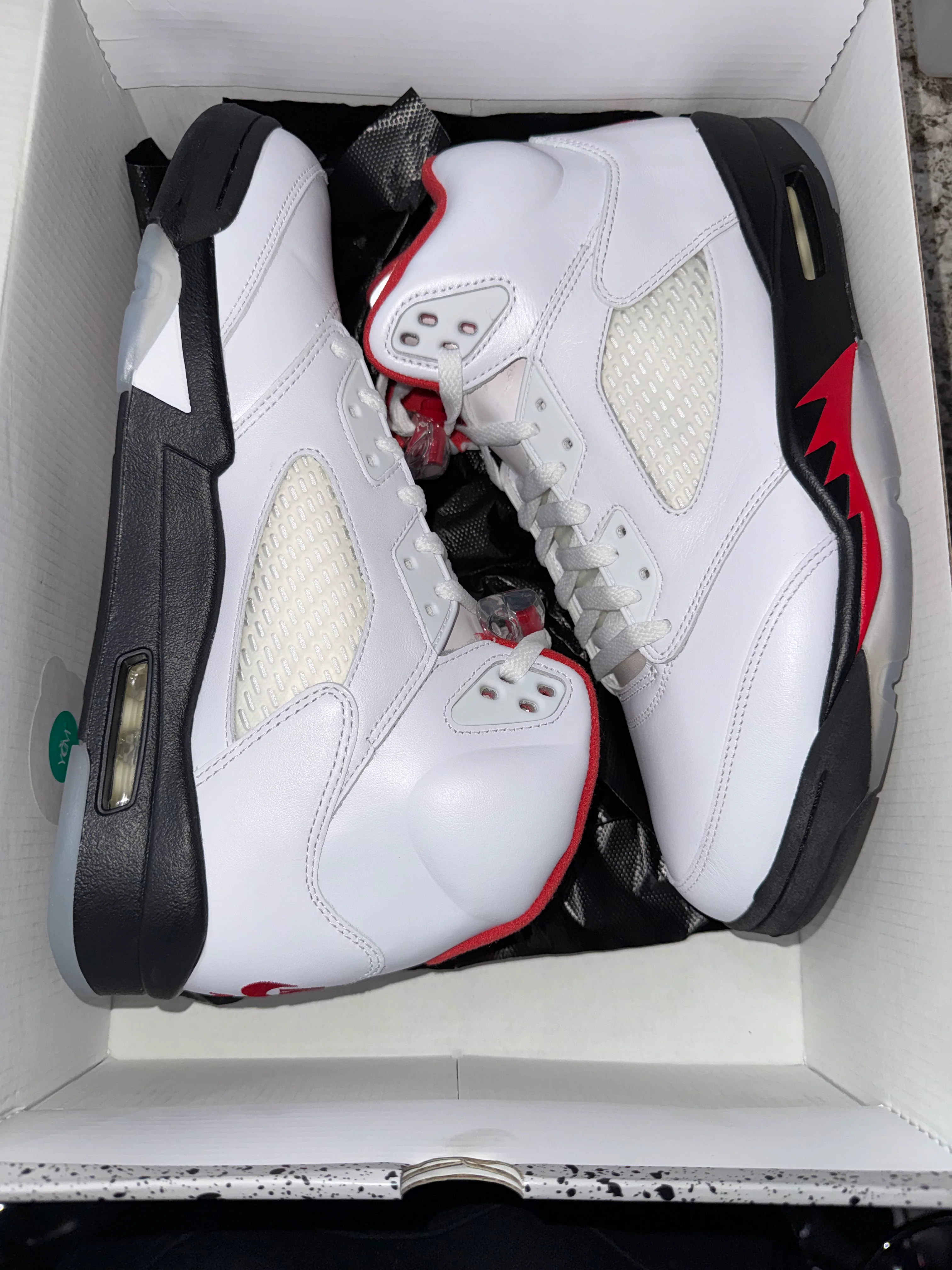 Jordan 5 Retro Fire Red Silver Tongue (2020) (DAMAGED BOX) - Image 6