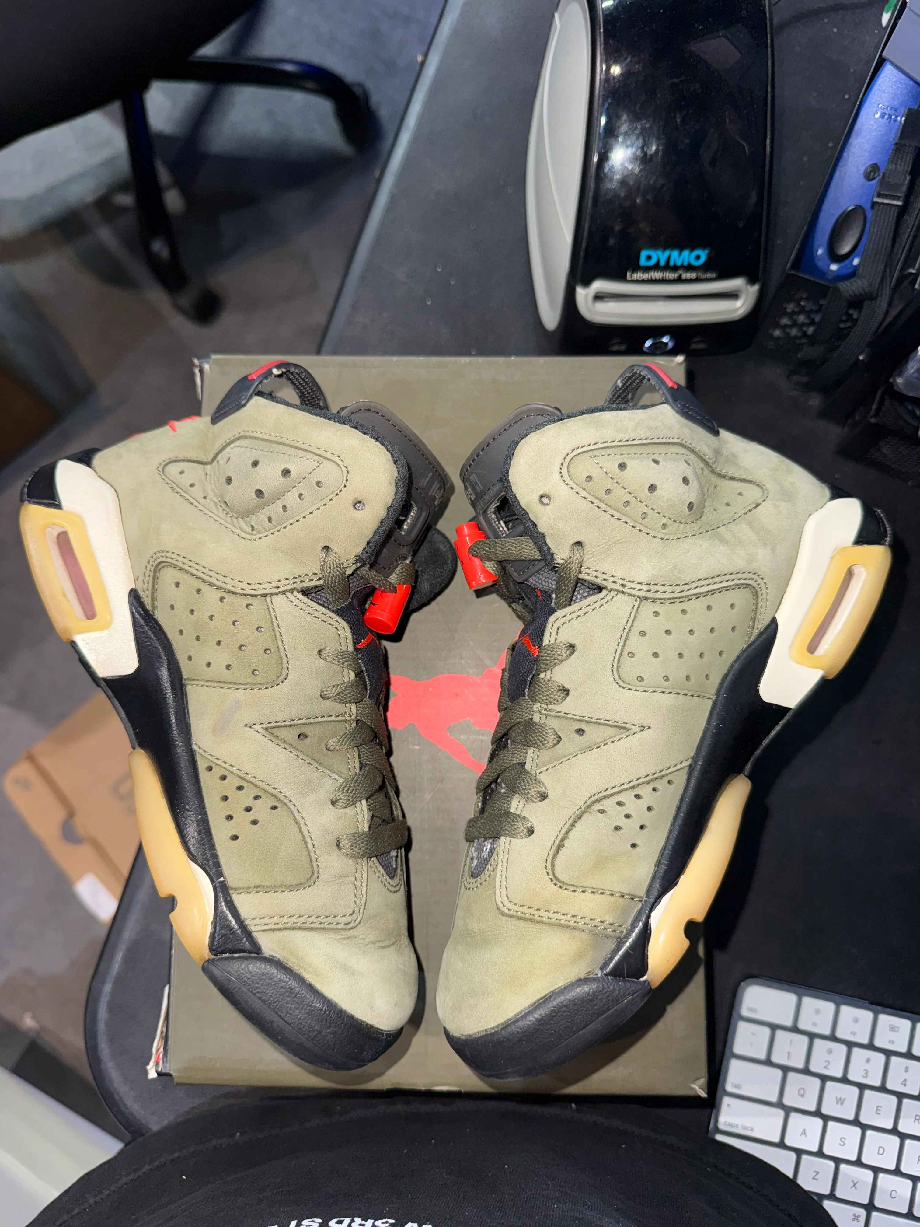 Jordan 6 Retro Travis Scott (GS) - Image 4