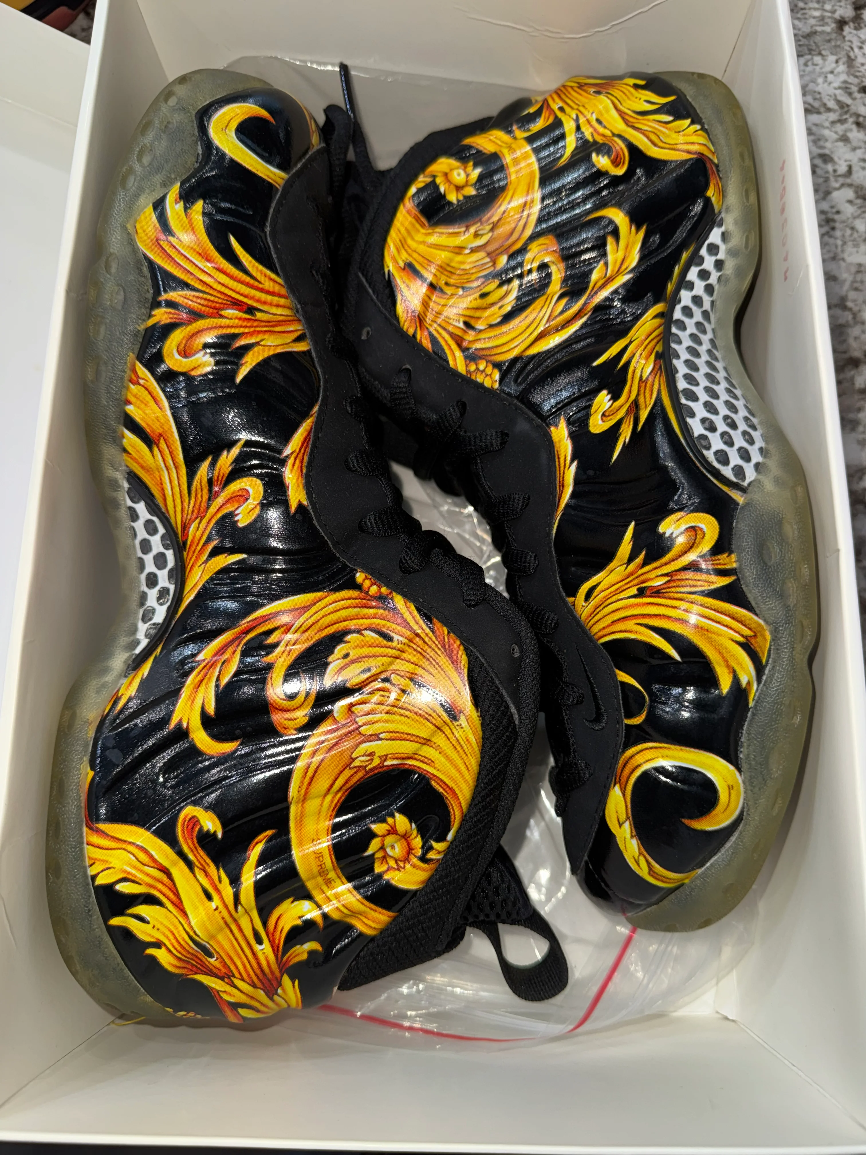 Nike Air Foamposite One Supreme Black (DAMAGED BOX) - Image 6