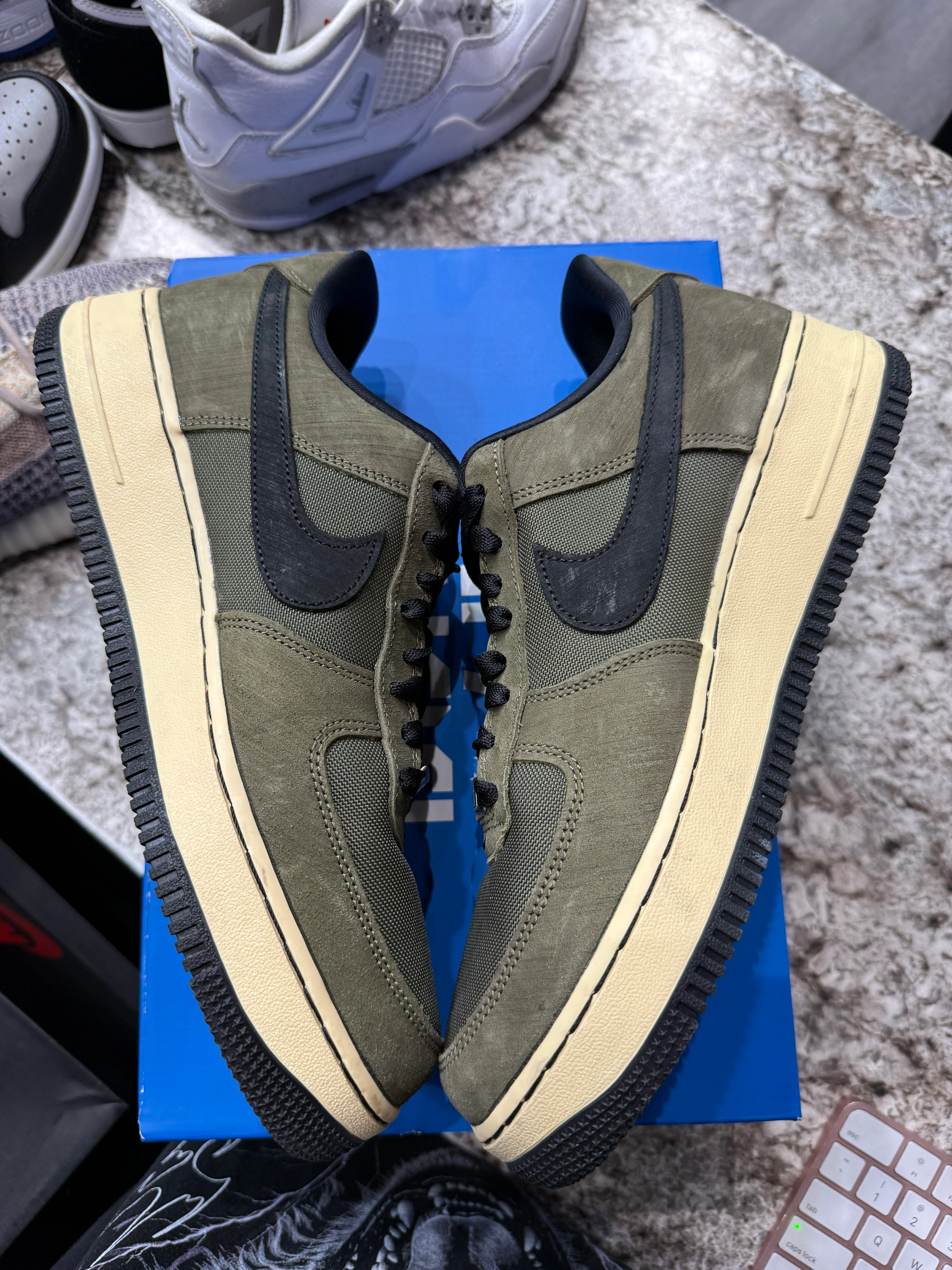 Nike Air Force 1 Low SP Undefeated Ballistic Dunk vs. AF1 - Image 4