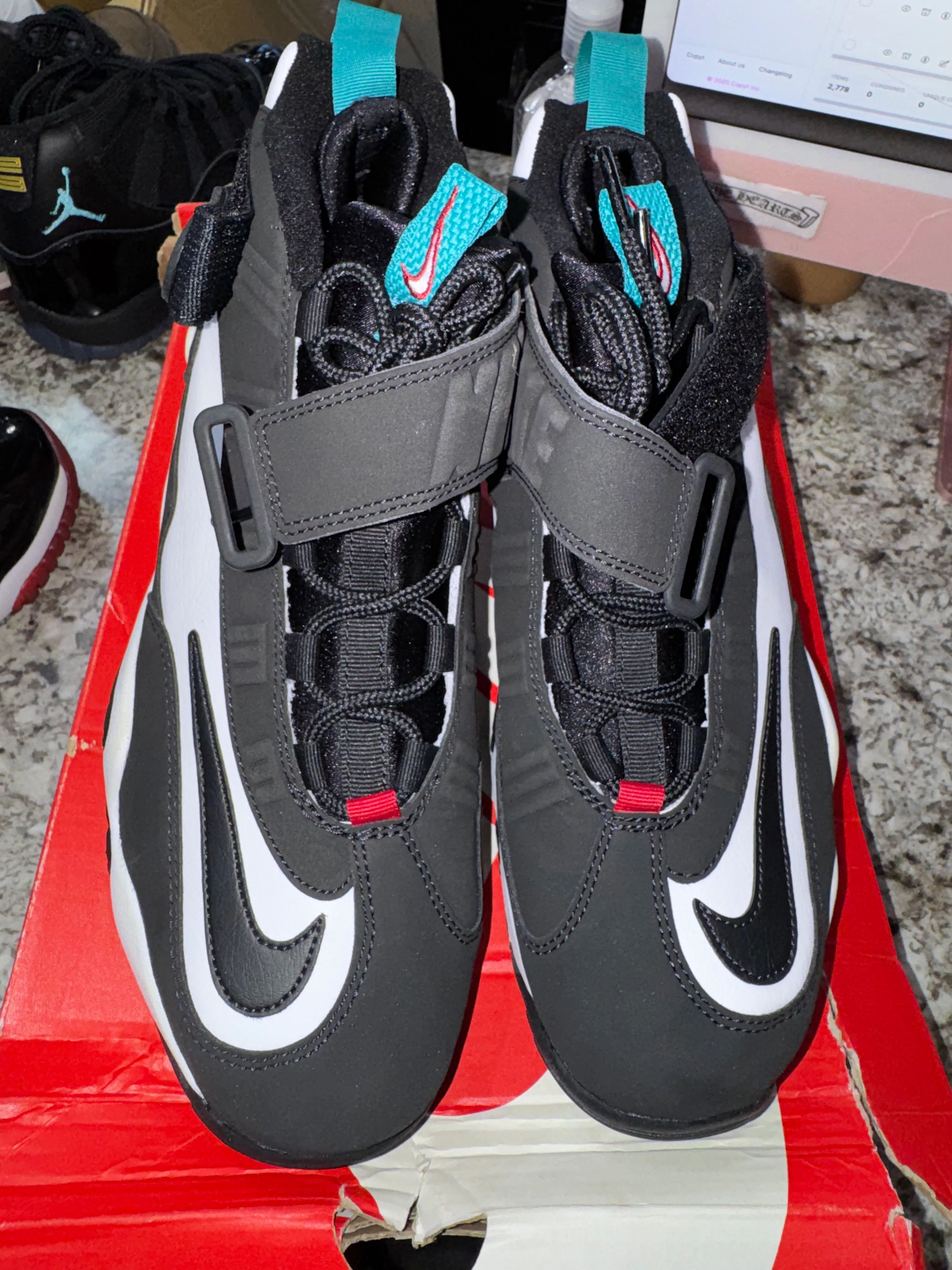 Nike Air Griffey Max 1 White Freshwater (2021) (DAMAGED BOX) - Image 2