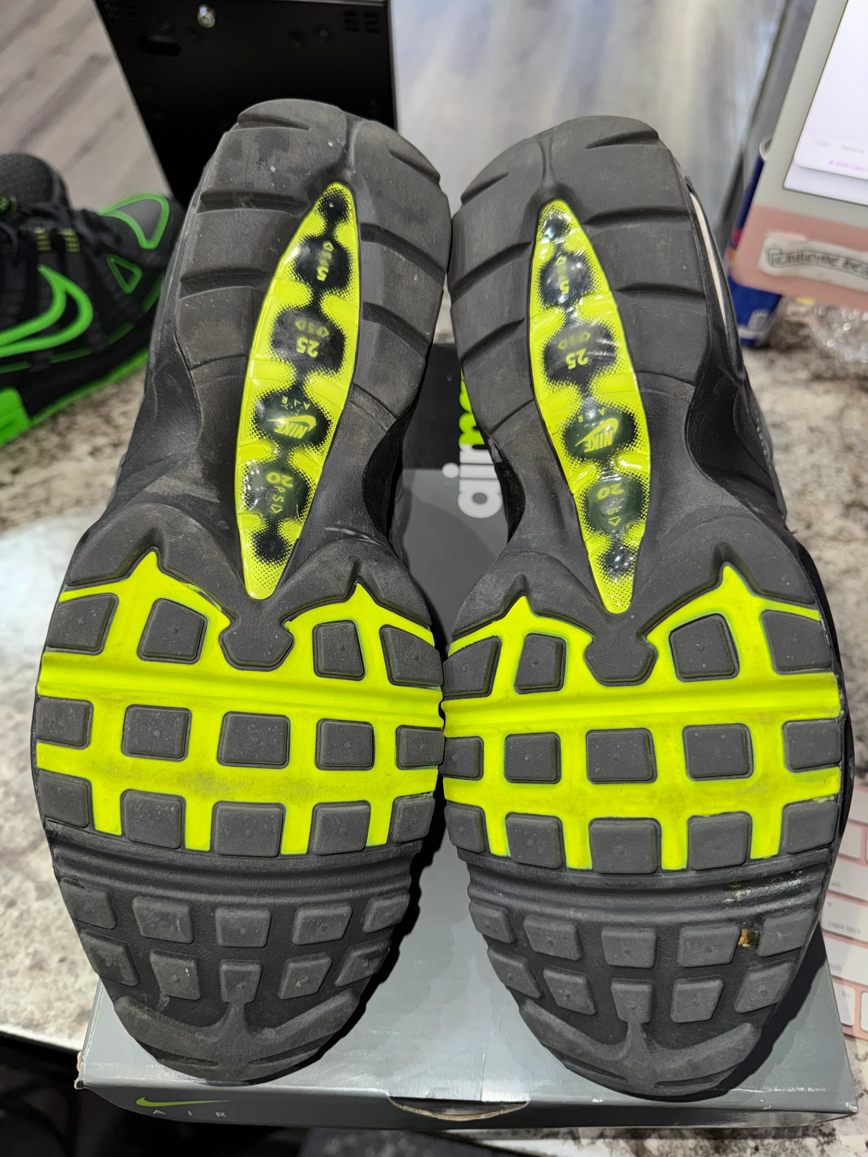 Nike Air Max 95 OG Big Bubble Neon (2025) - Image 5