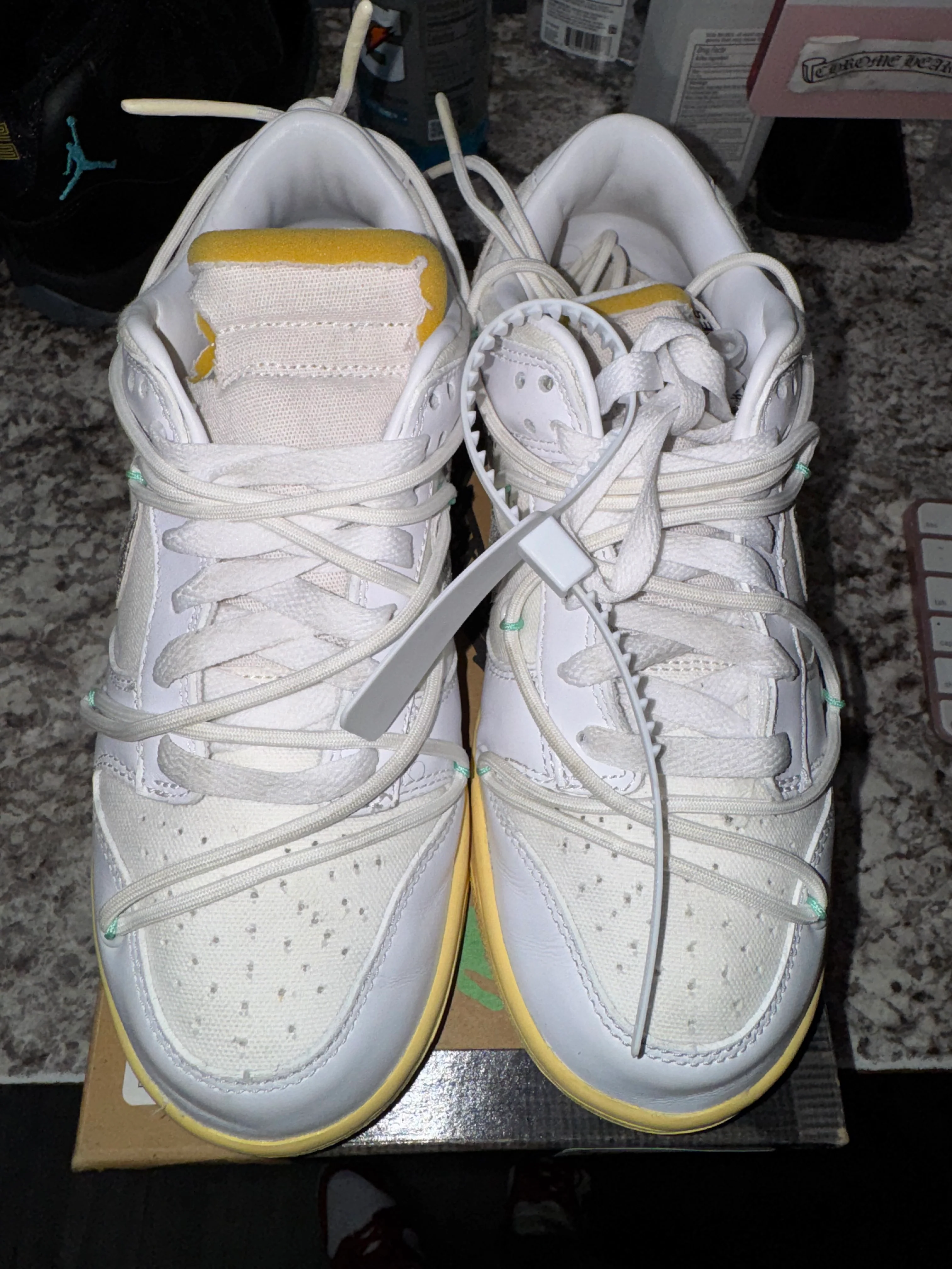 Nike Dunk Low Off-White Lot 1 (DAMAGED BOX) - Image 2