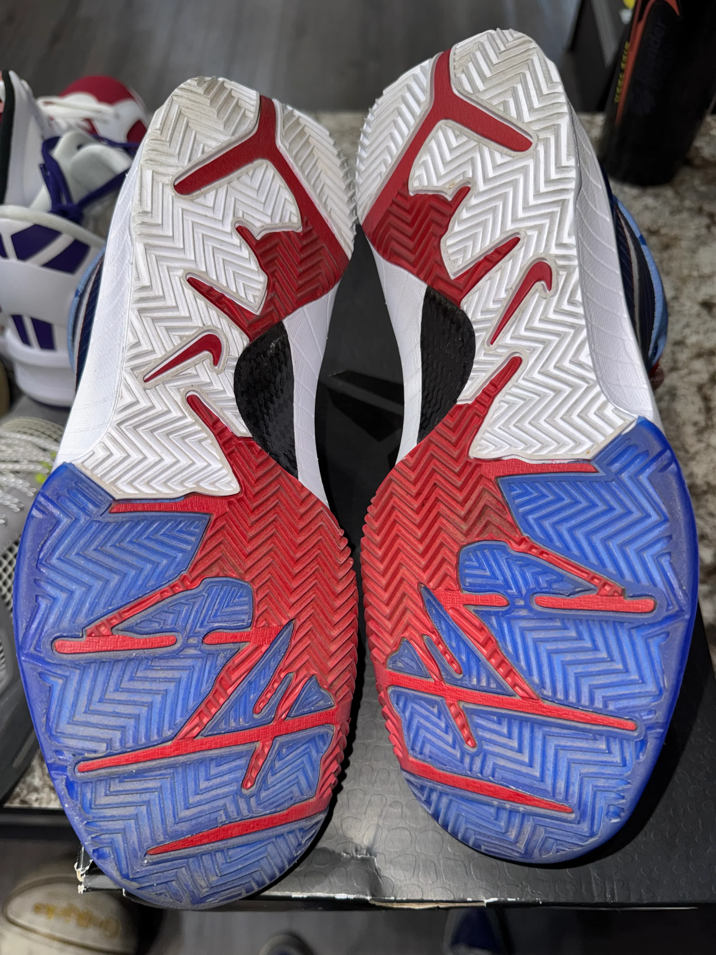 Nike Kobe 4 Protro Philly (2024) - Image 2