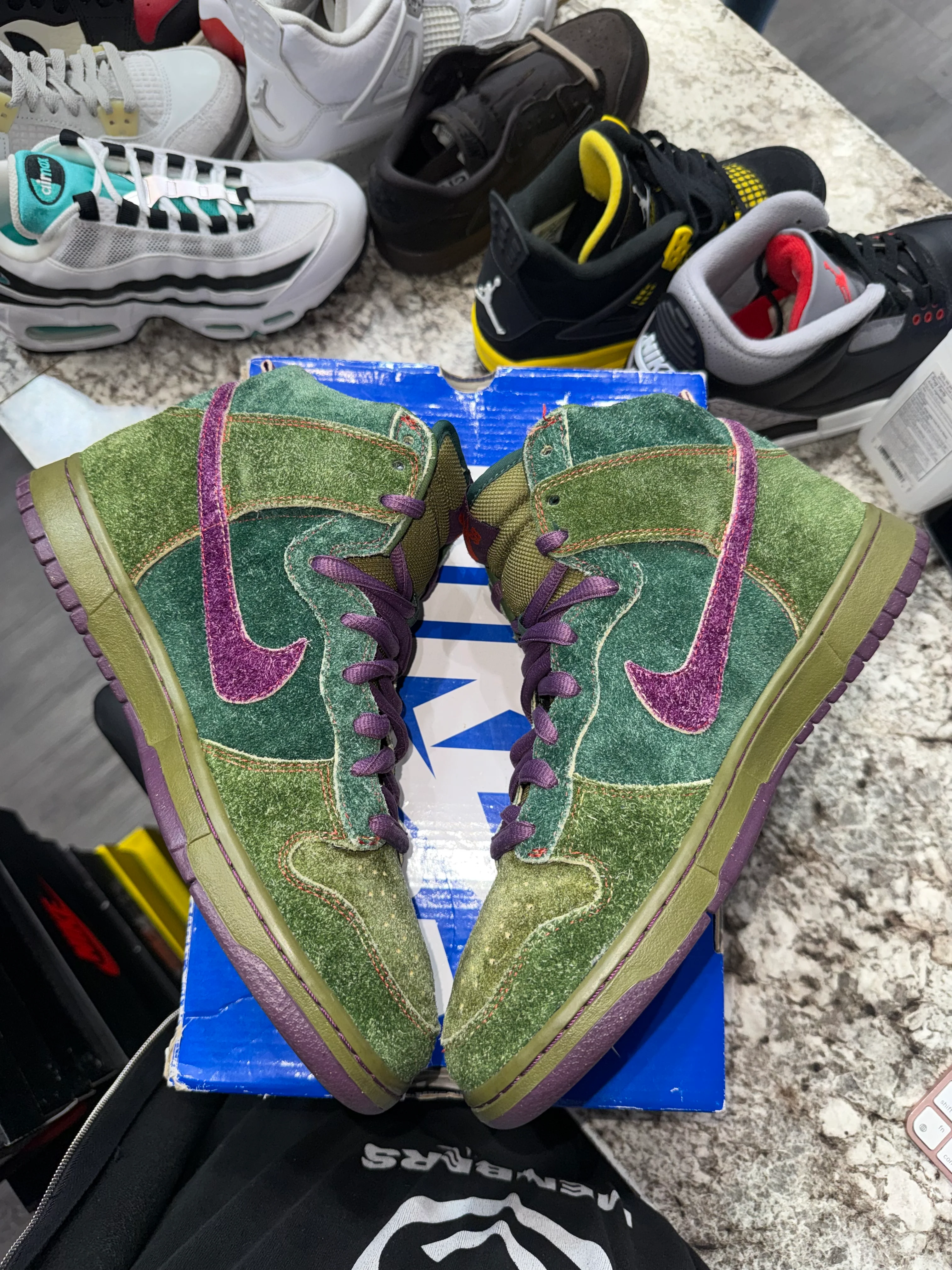 Nike SB Dunk High Skunk 420 - Image 4