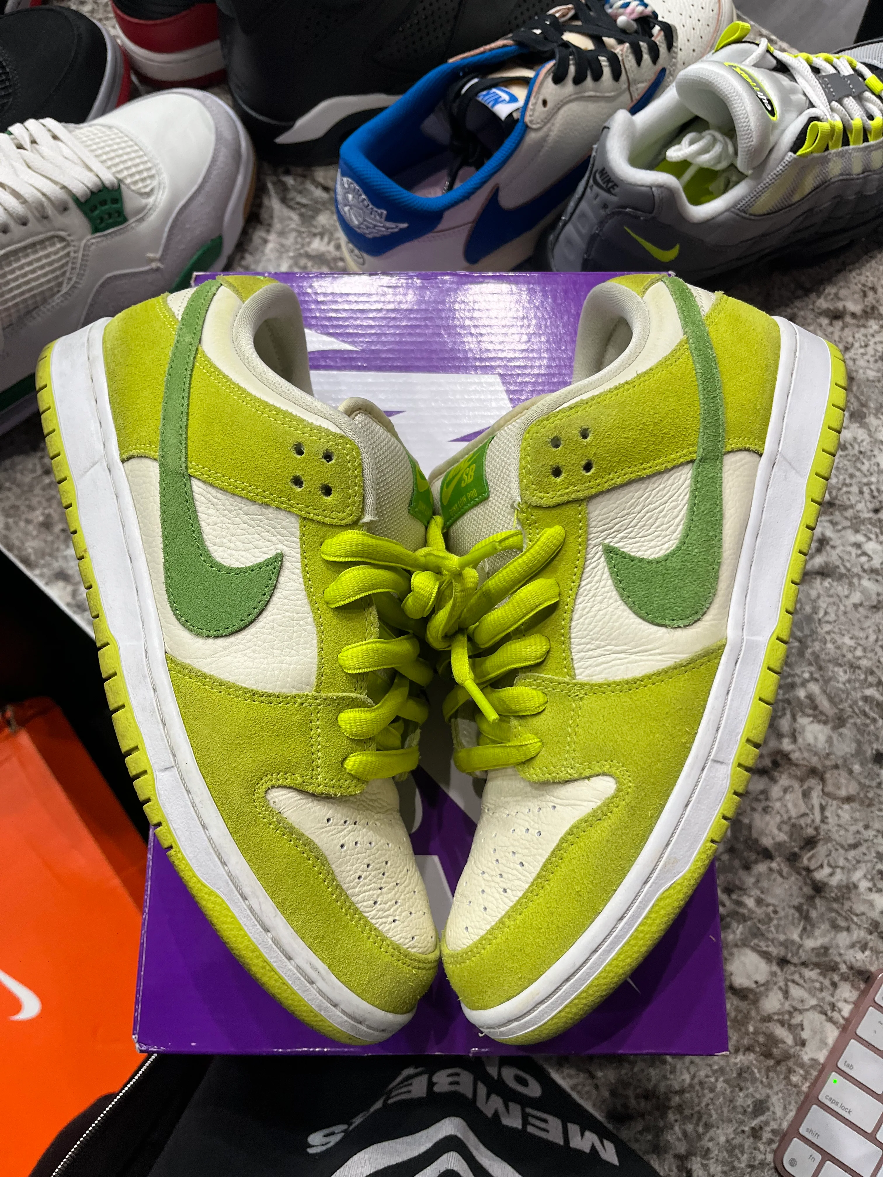 Nike SB Dunk Low Green Apple - Image 3