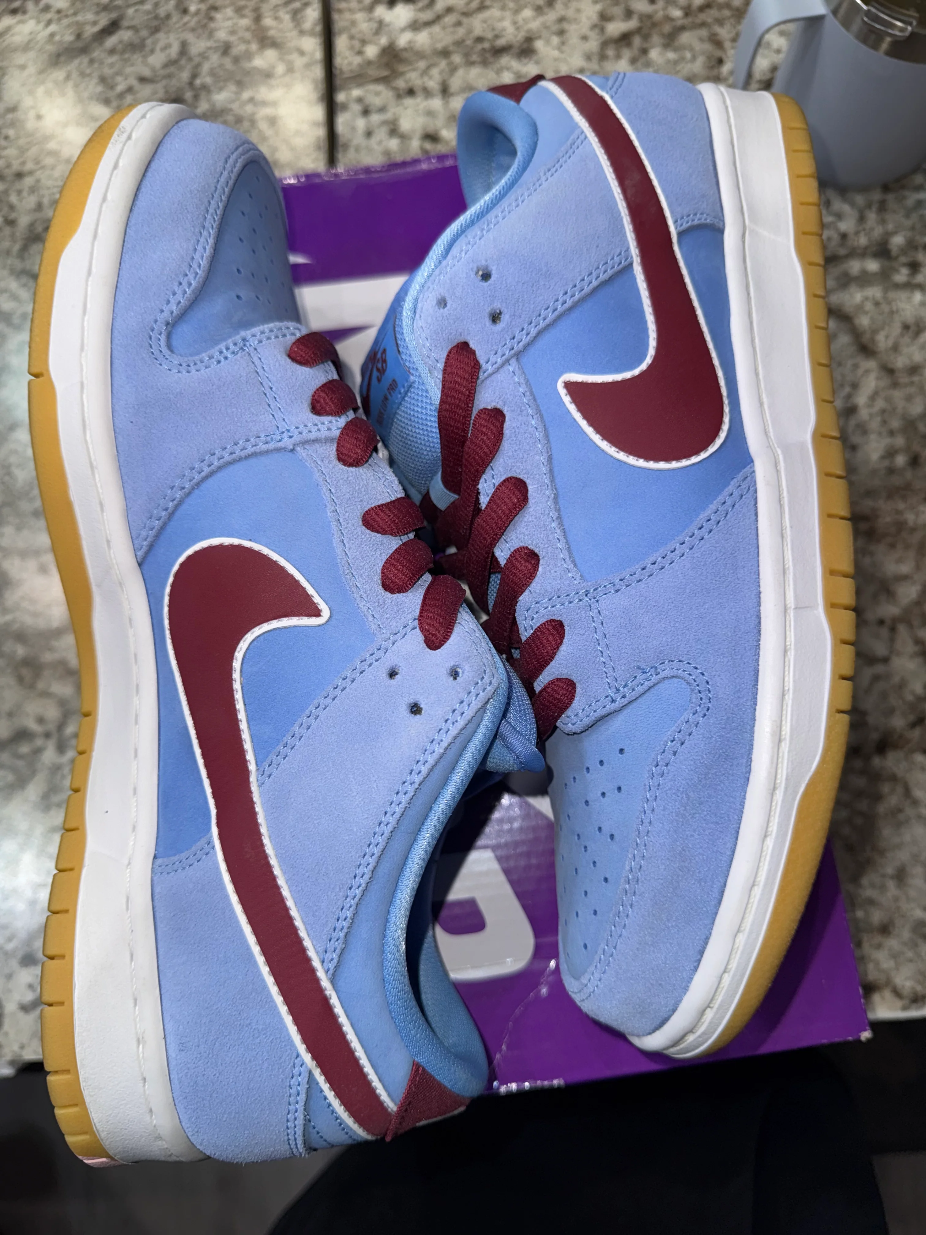 Nike SB Dunk Low Philadelphia Phillies - Image 2