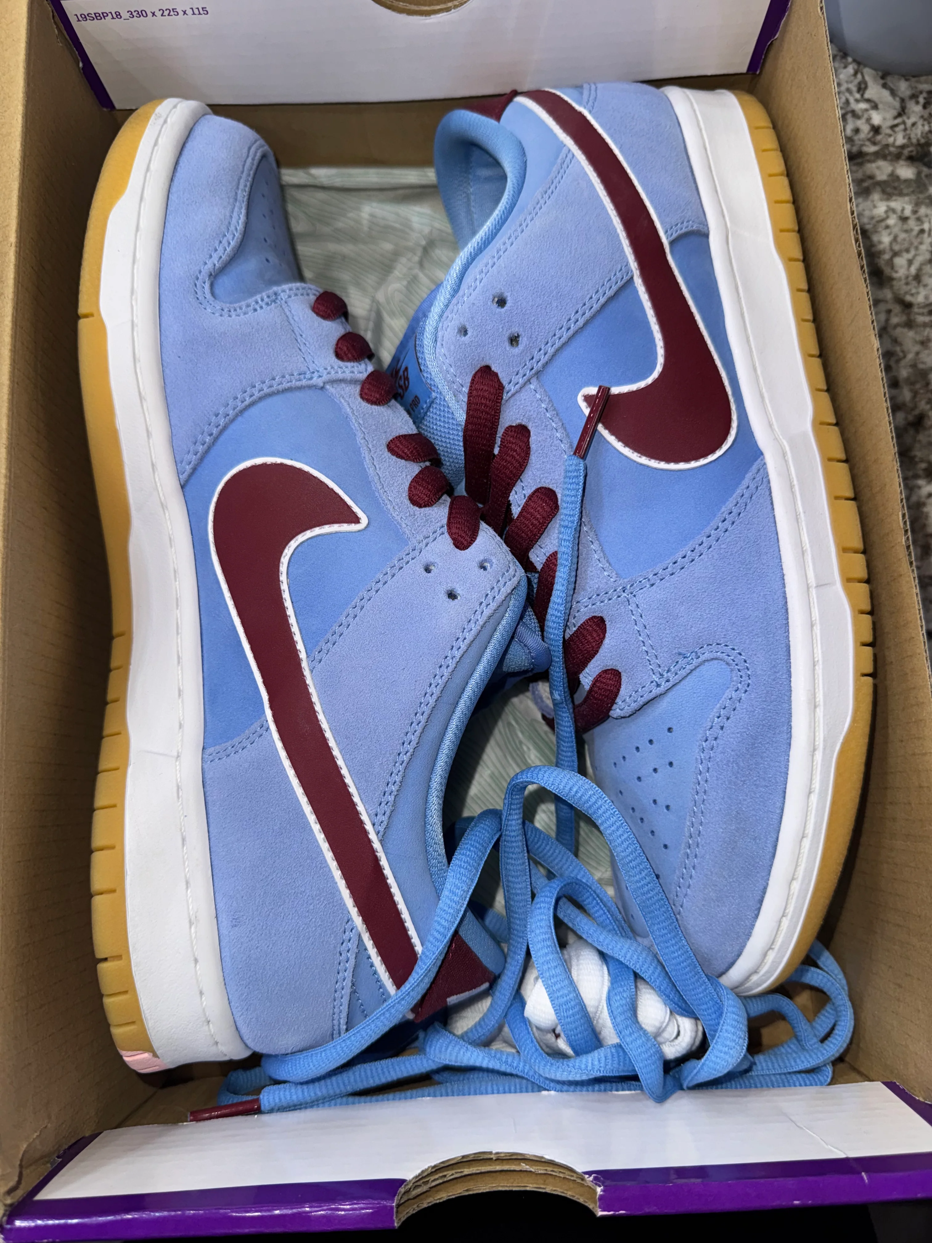 Nike SB Dunk Low Philadelphia Phillies - Image 3