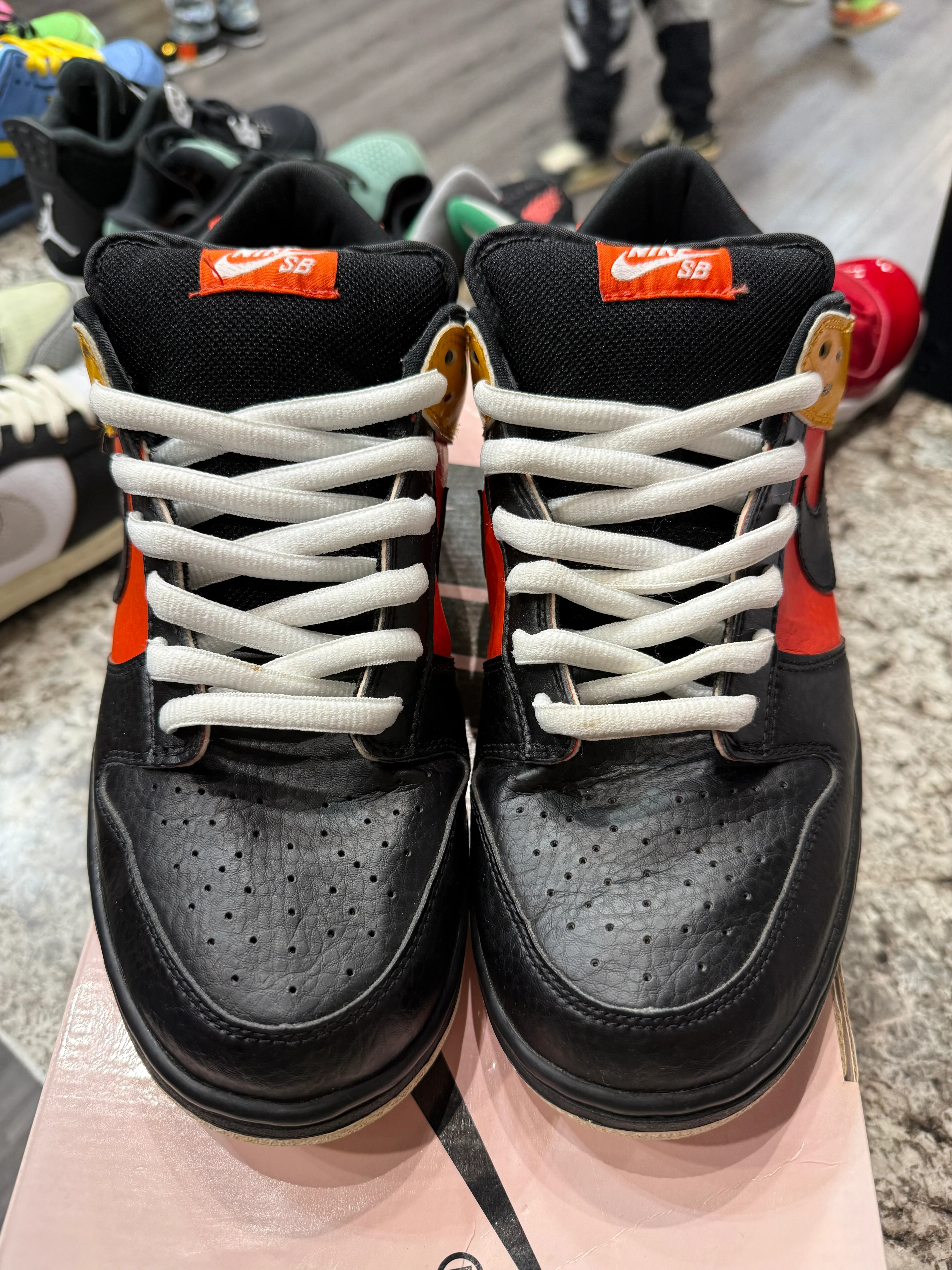 Nike SB Dunk Low Raygun - Image 2