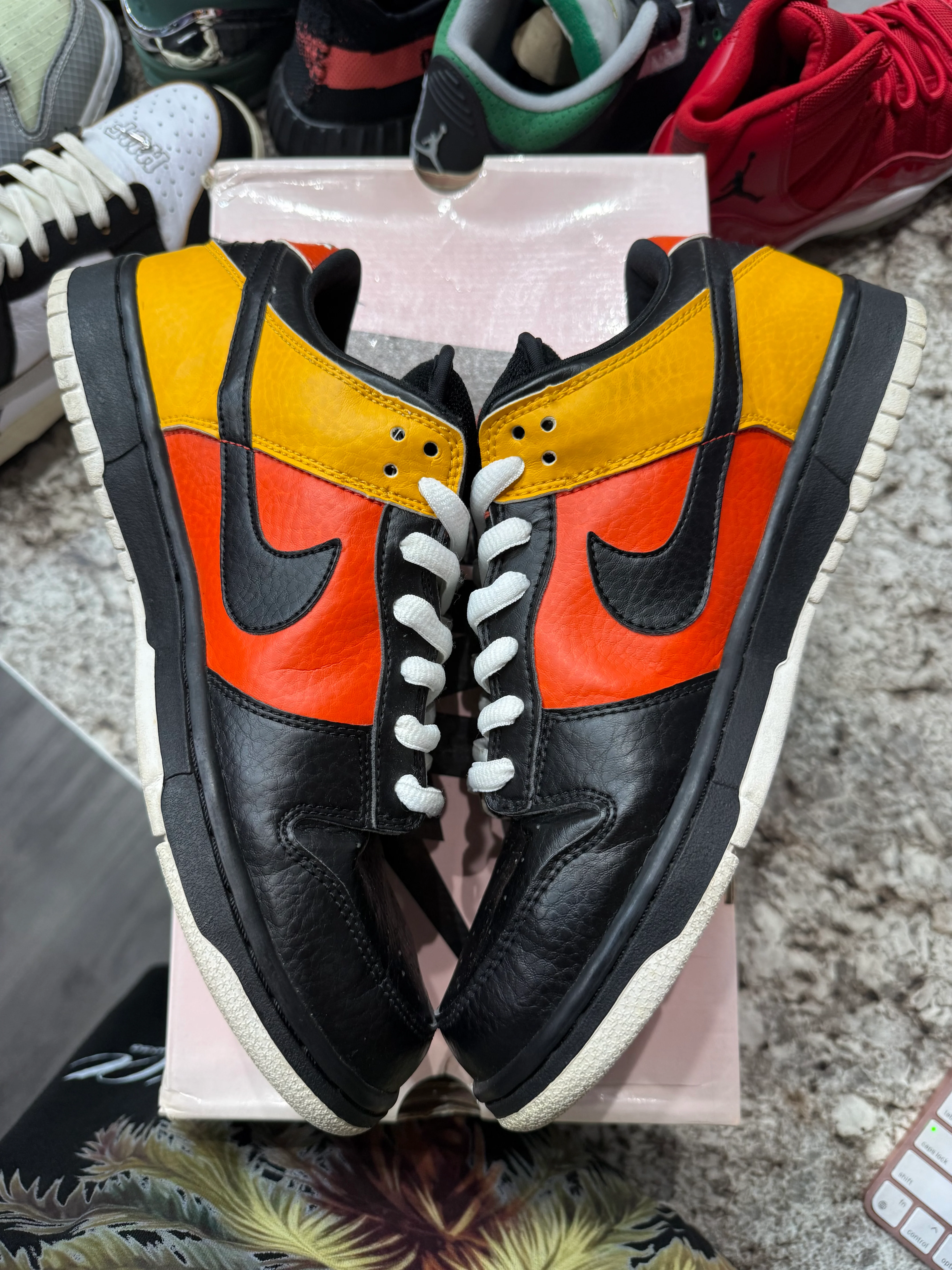 Nike SB Dunk Low Raygun - Image 4