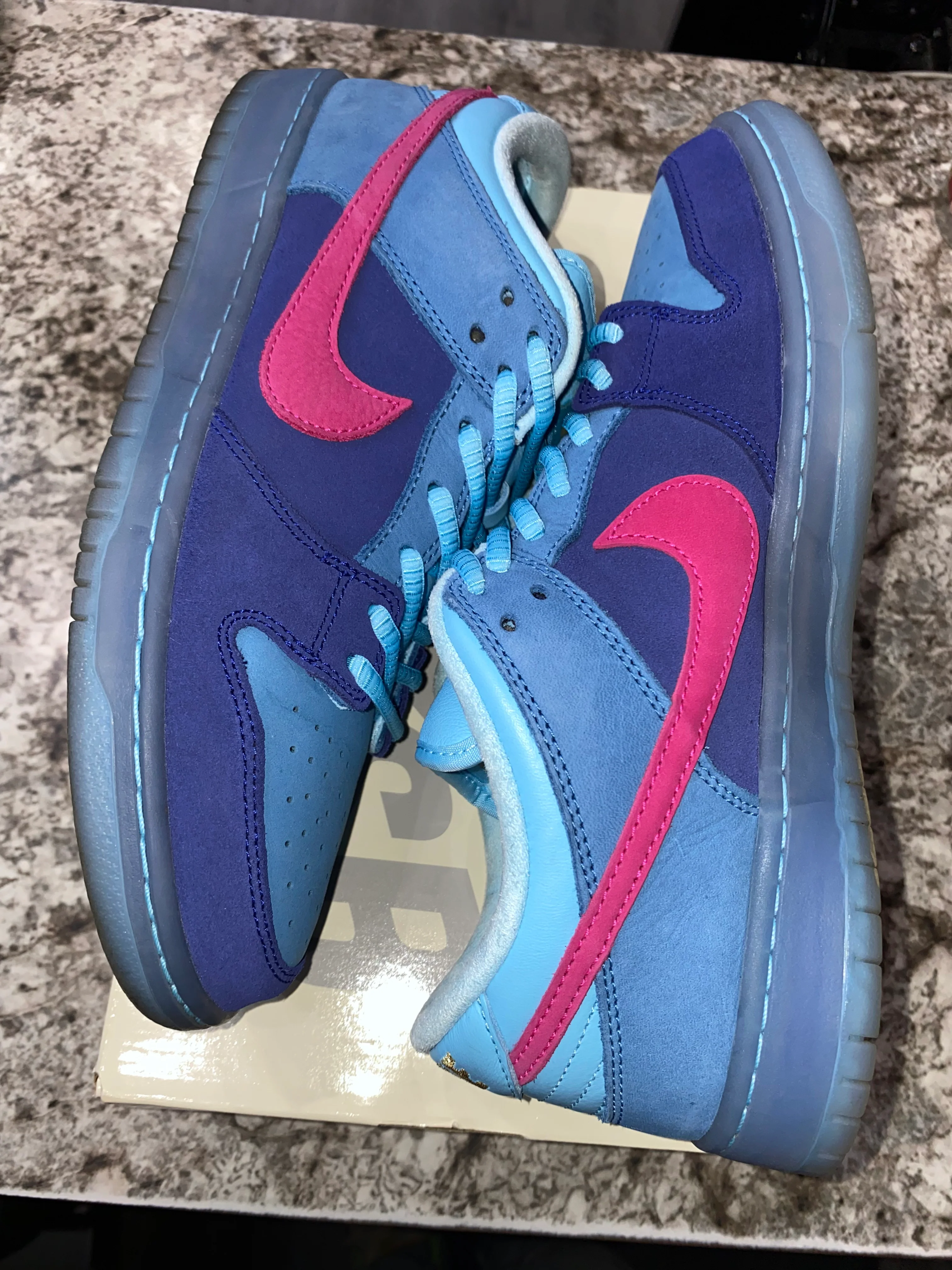 Nike SB Dunk Low Run The Jewels - Image 2