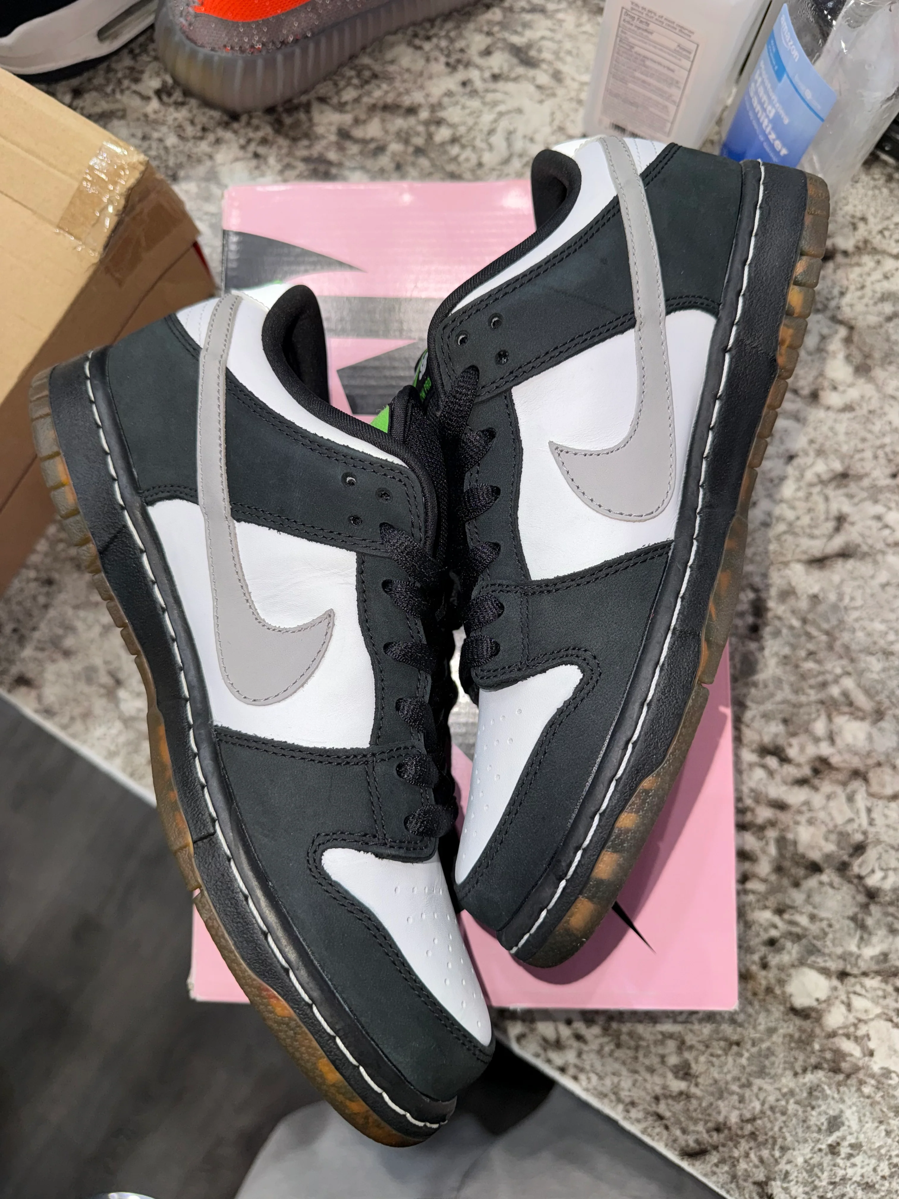 Nike SB Dunk Low Staple Panda Pigeon - Image 4