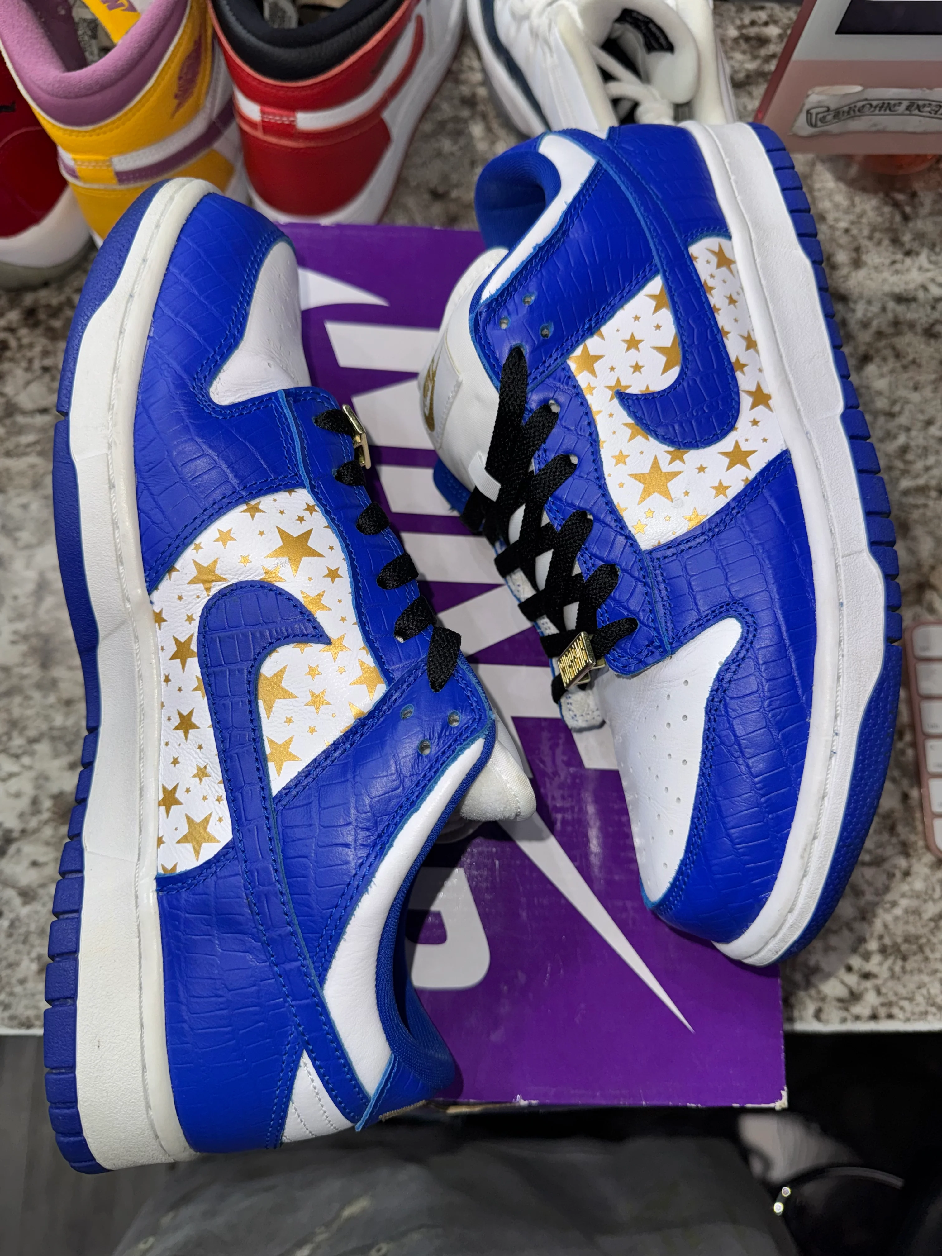Nike SB Dunk Low Supreme Stars Hyper Royal (2021) (DAMAGED BOX) - Image 4