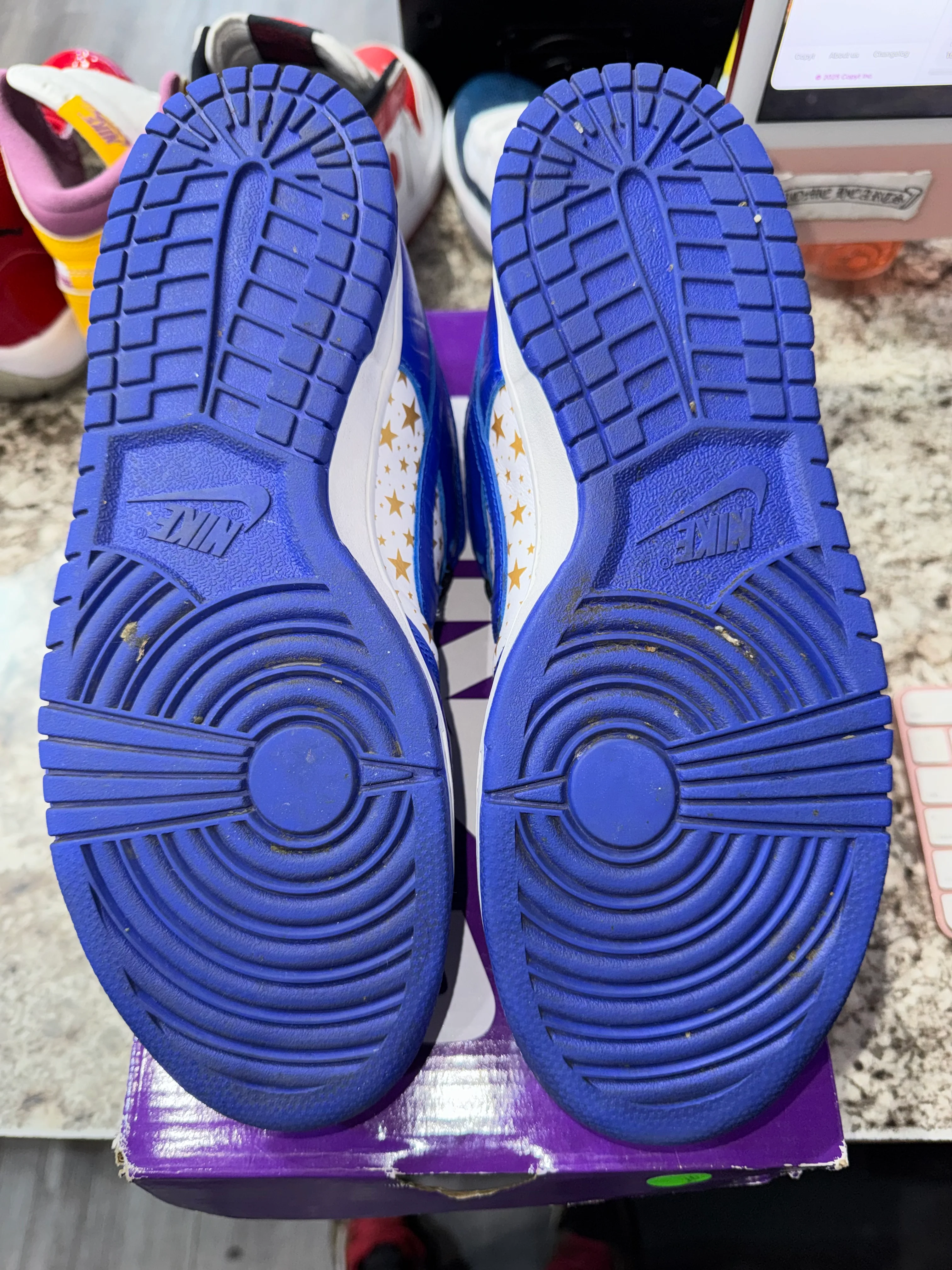 Nike SB Dunk Low Supreme Stars Hyper Royal (2021) (DAMAGED BOX) - Image 5