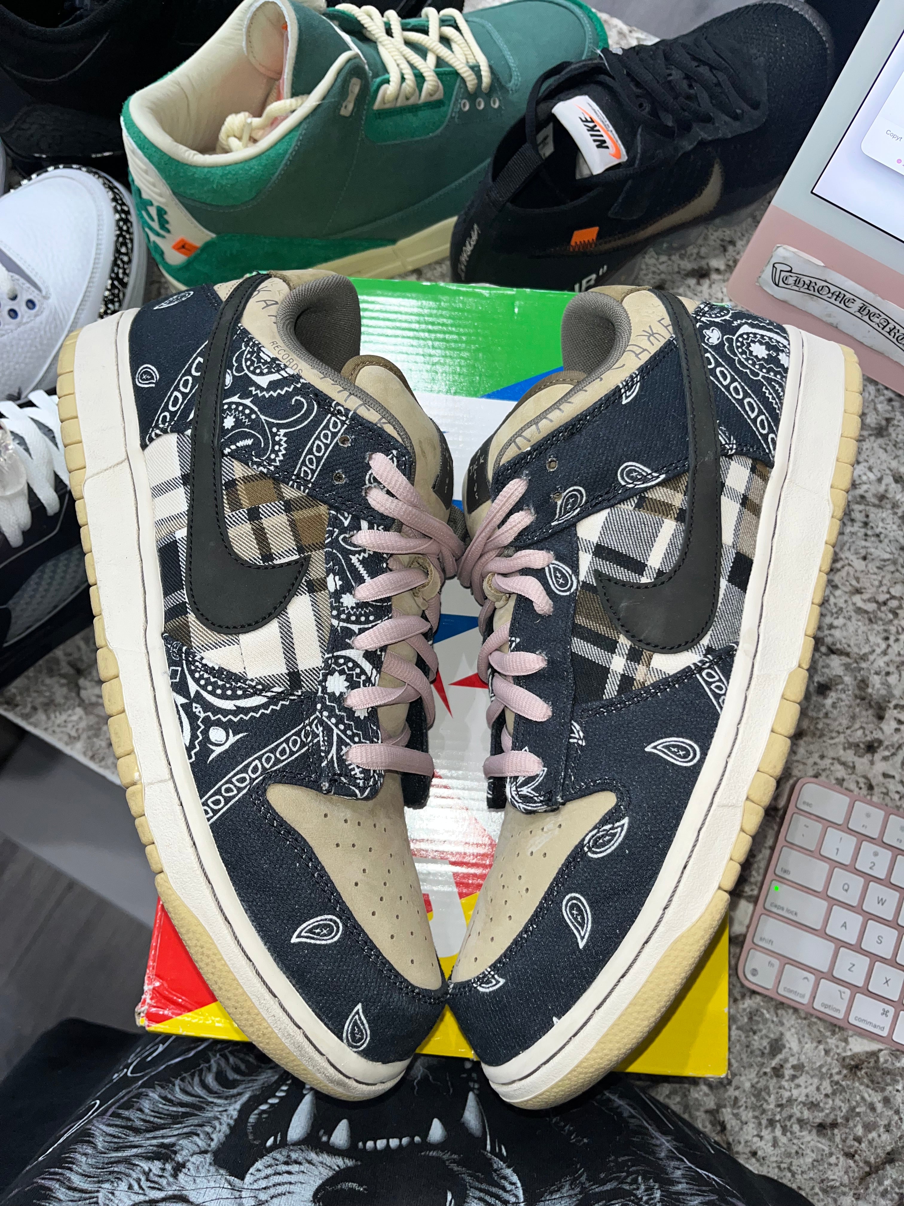 Nike SB Dunk Low Travis Scott - Image 3
