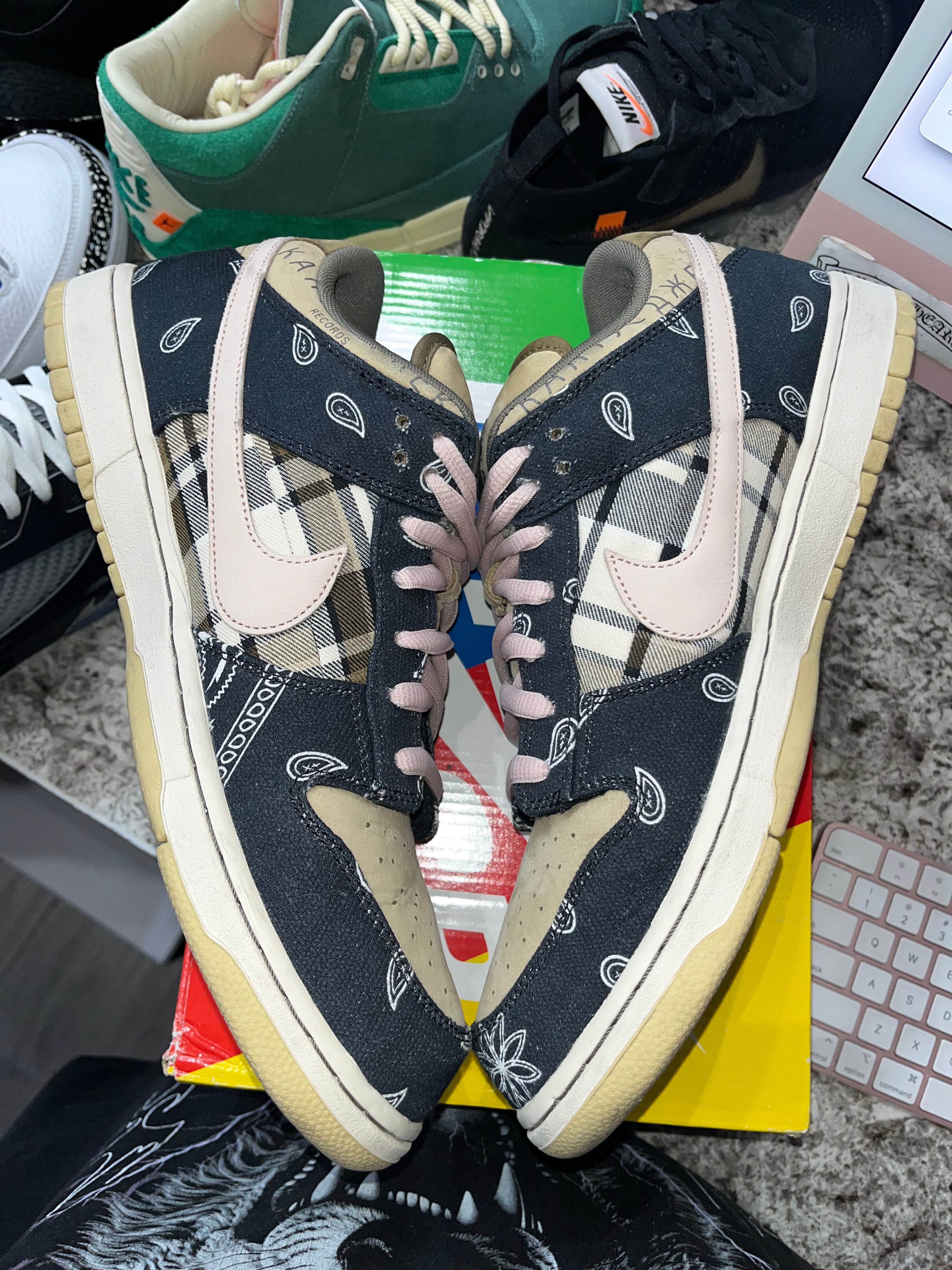 Nike SB Dunk Low Travis Scott - Image 4